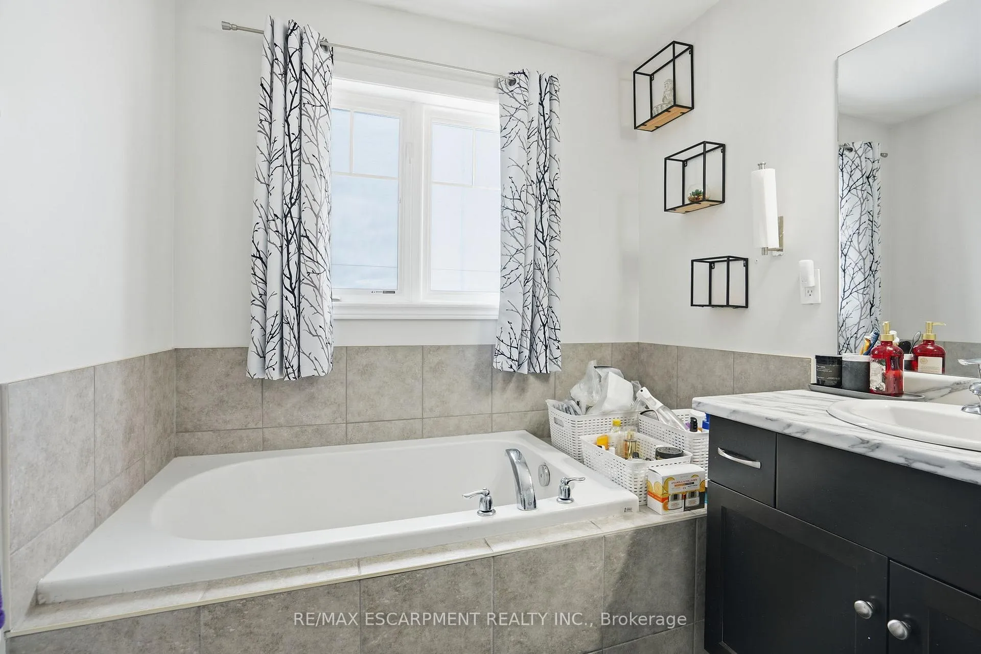 Photo 25 of Unit 6, 7 Lakelawn Road, Grimsby, Grimsby Beach — HOMEH