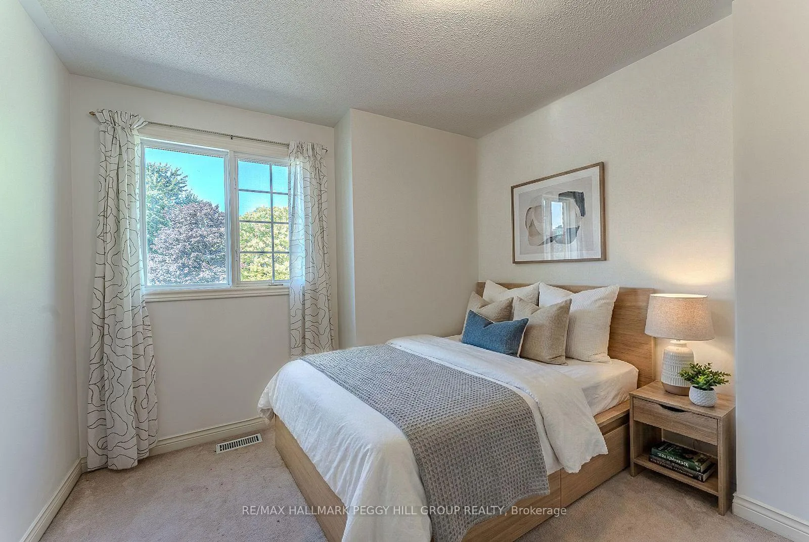 Photo 7 of 239 Simcoe Street, Clearview, Stayner — HOMEH