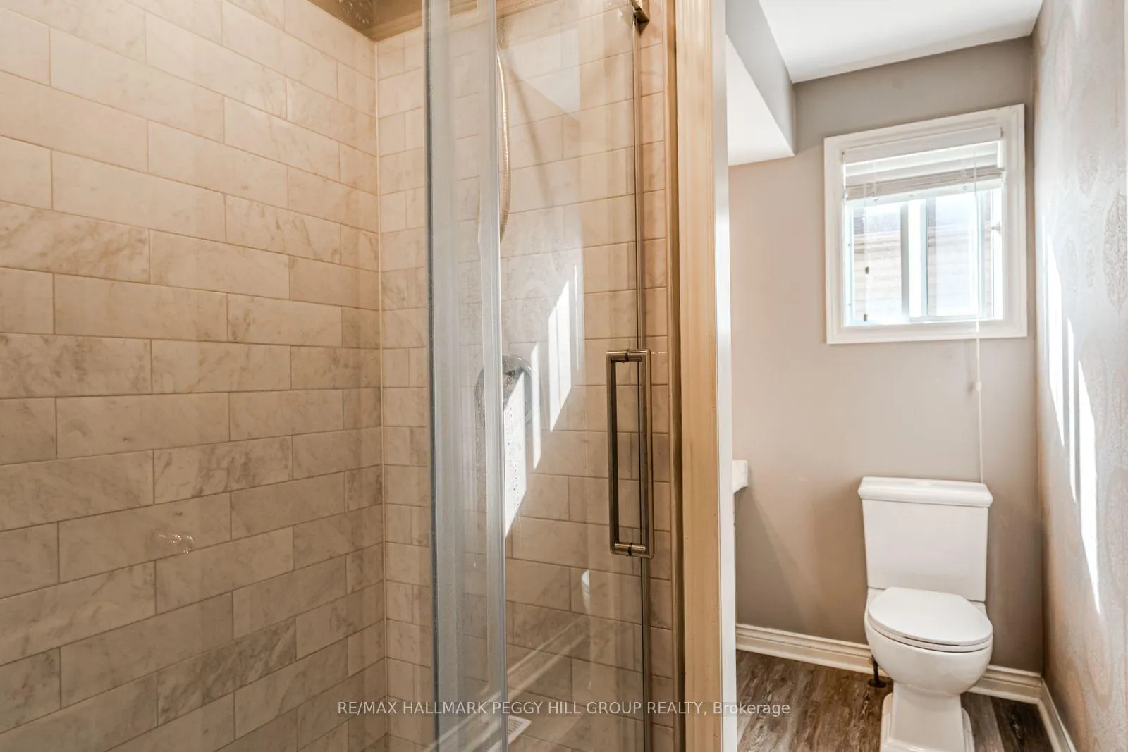 Photo 12 of 239 Simcoe Street, Clearview, Stayner — HOMEH