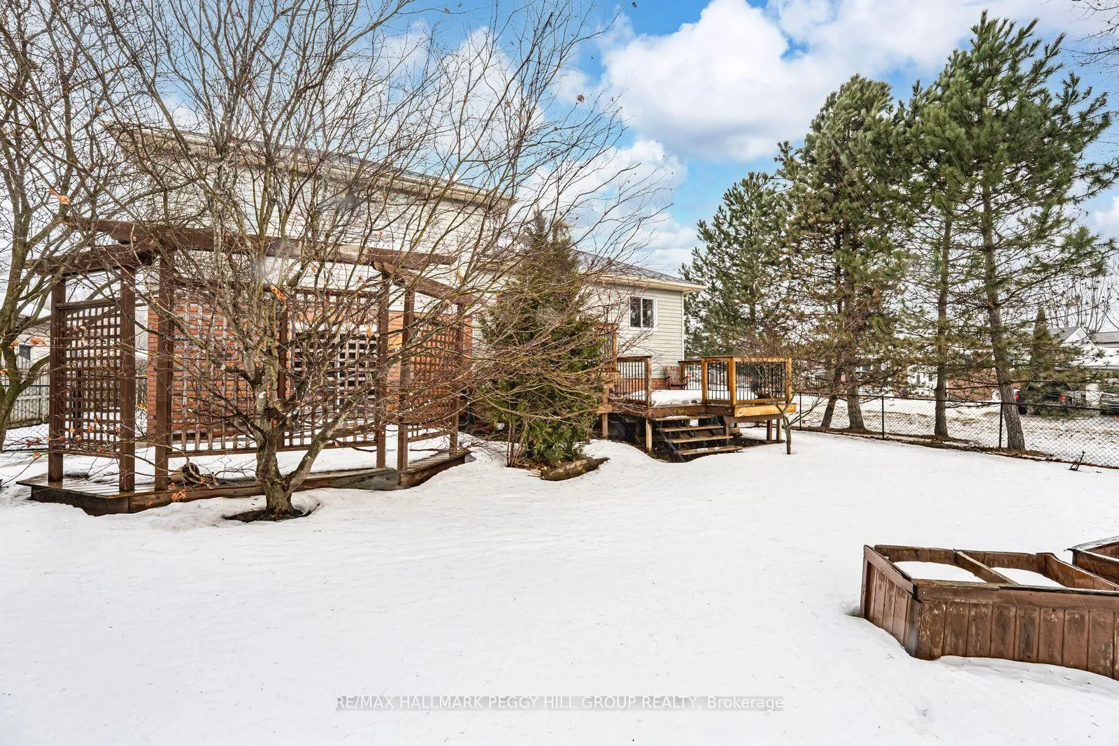 Photo 15 of 239 Simcoe Street, Clearview, Stayner — HOMEH