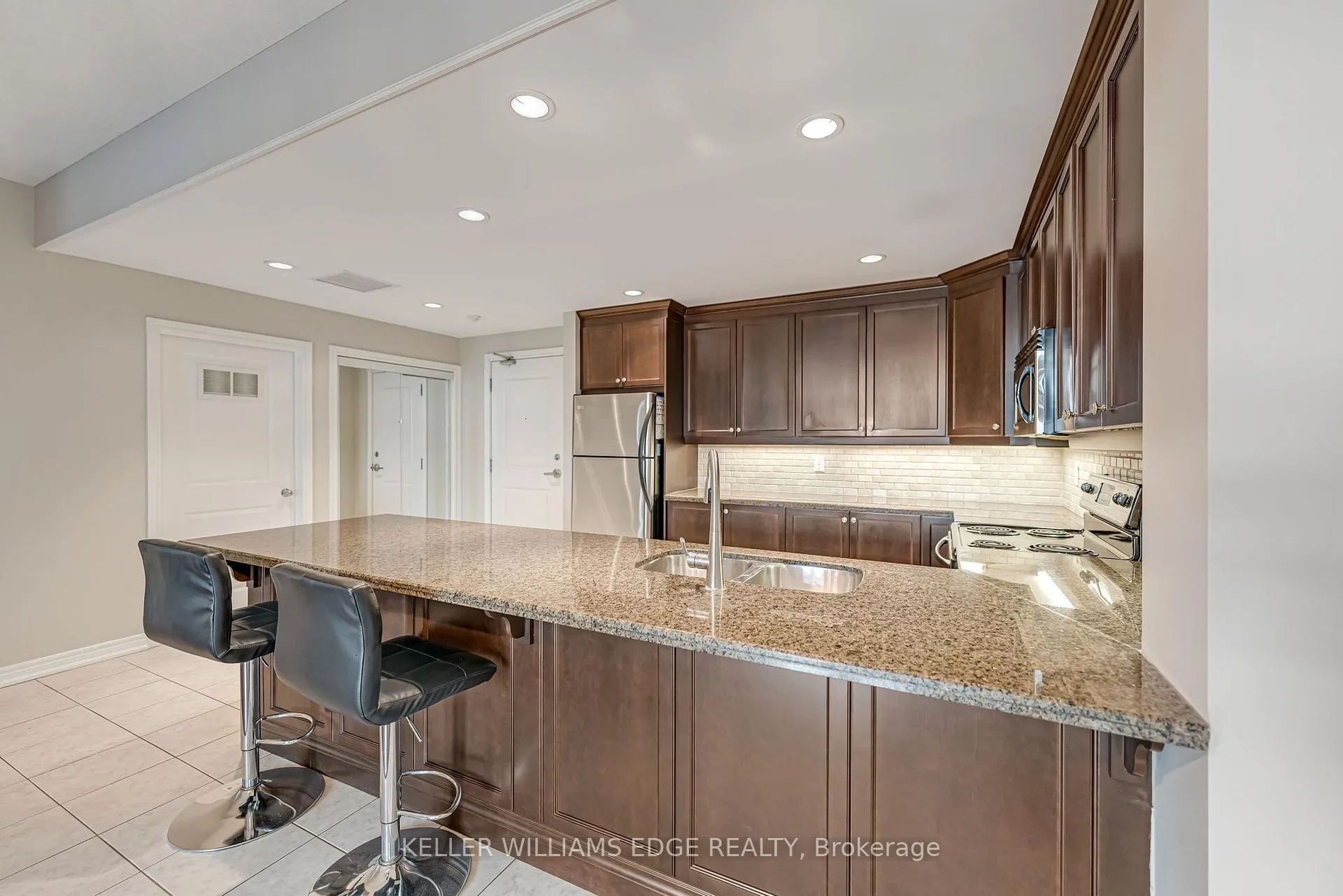 Photo 10 of Unit 207, 396 Plains Road E, Burlington, LaSalle — HOMEH
