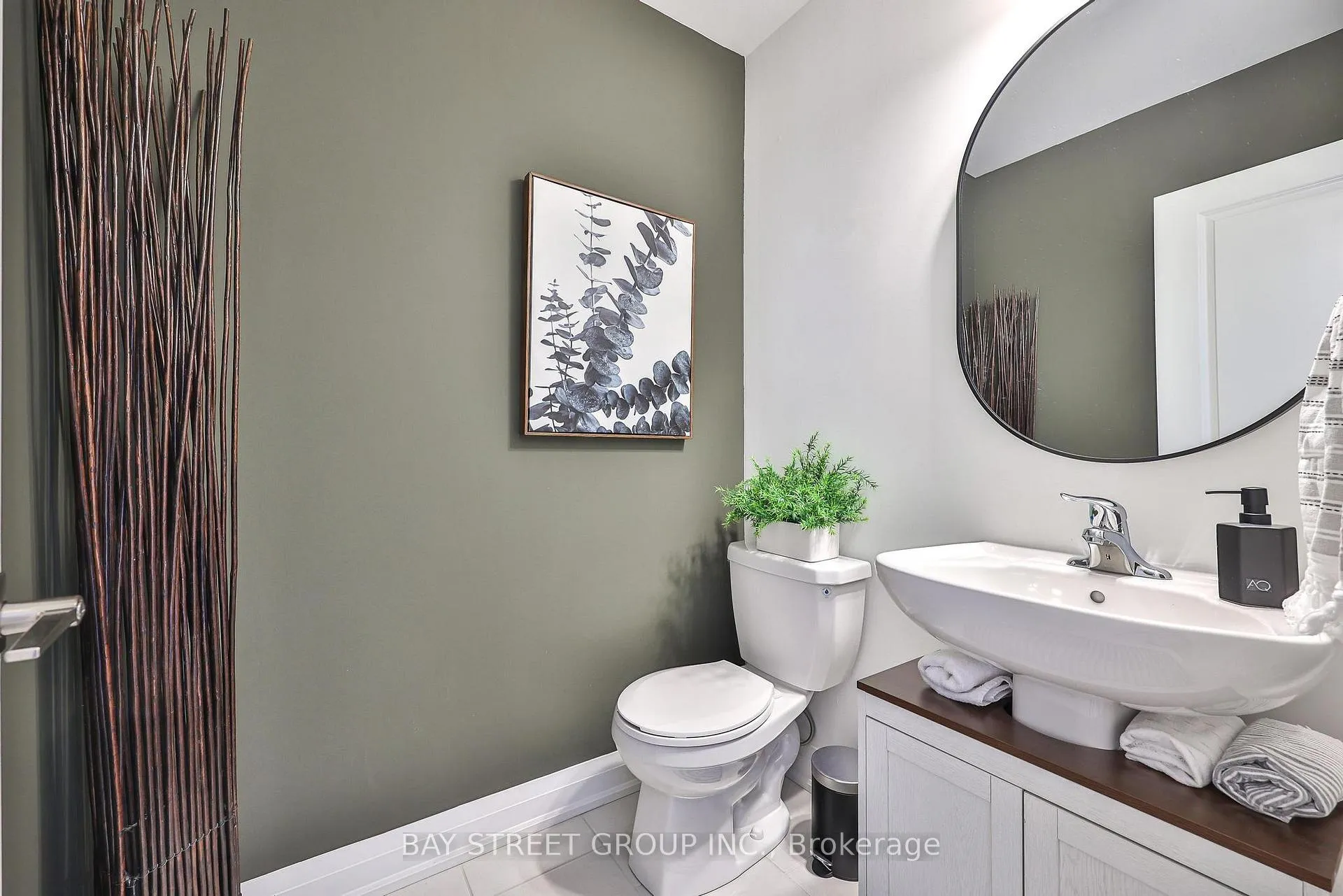 Photo 8 of 75 Windtree Way, Halton Hills, Georgetown — HOMEH