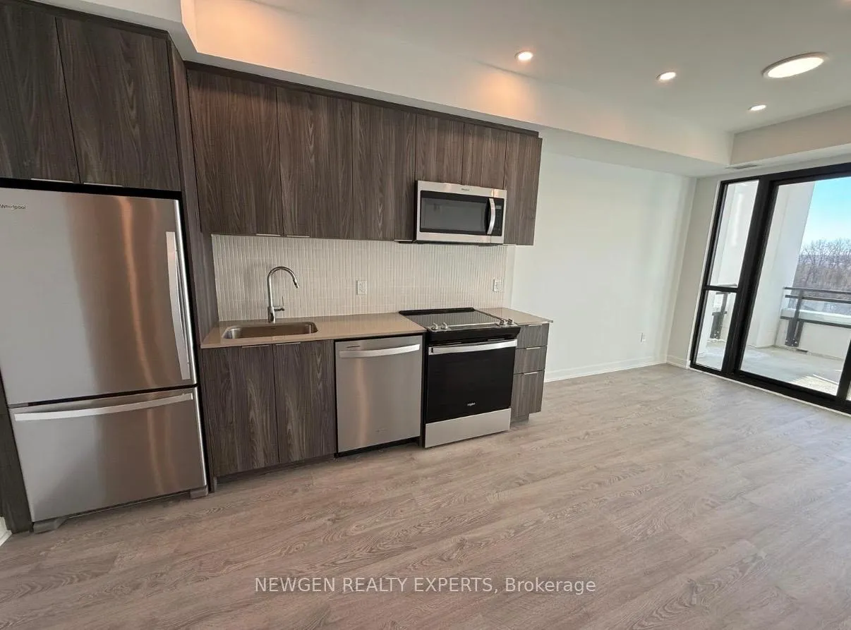 Photo 3 of Unit 303, 750 Whitlock Avenue, Milton, Cobban — HOMEH