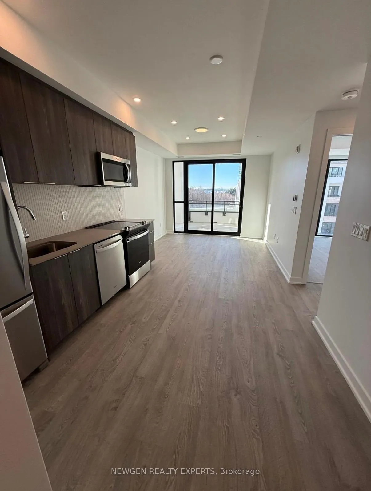 Photo 5 of Unit 303, 750 Whitlock Avenue, Milton, Cobban — HOMEH