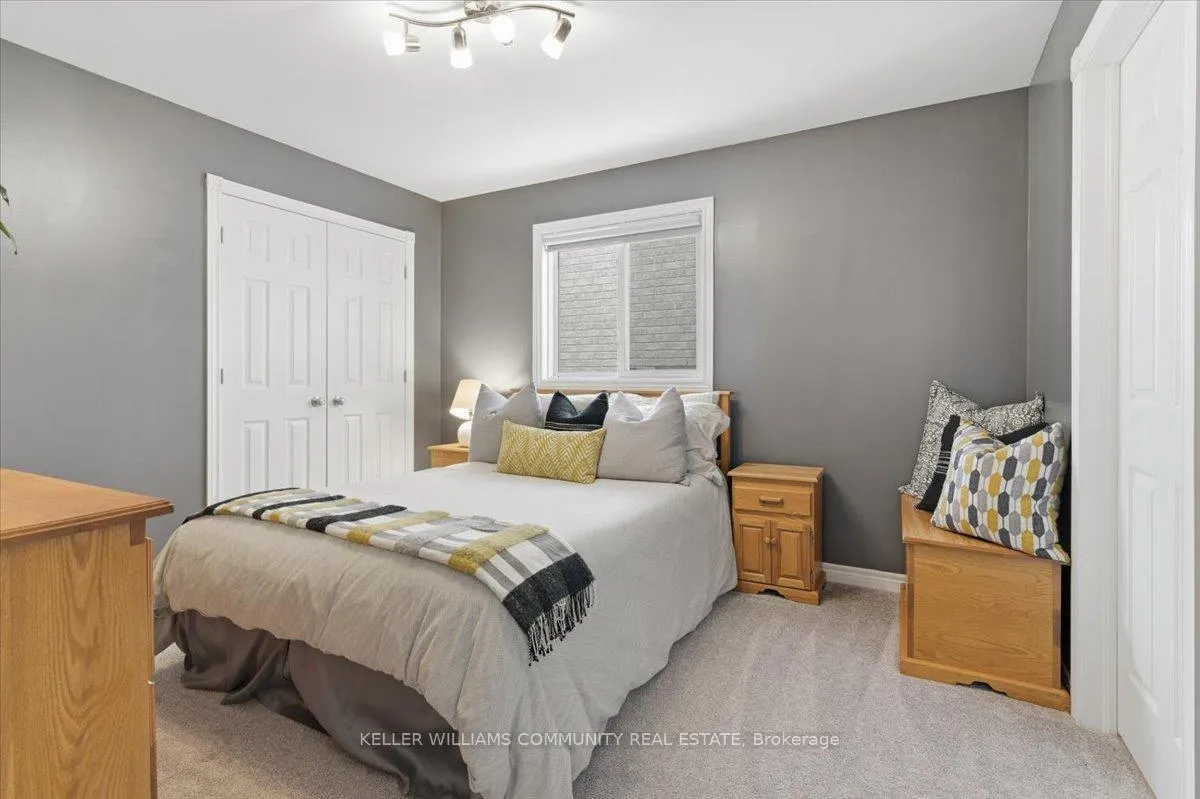 Photo 11 of 210 Chandler Crescent, Peterborough, Monaghan Ward 2 — HOMEH
