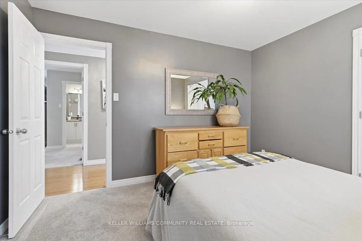 Photo 12 of 210 Chandler Crescent, Peterborough, Monaghan Ward 2 — HOMEH