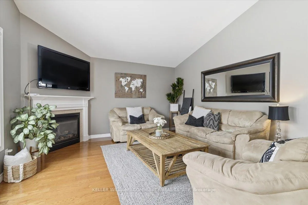 Photo 20 of 210 Chandler Crescent, Peterborough, Monaghan Ward 2 — HOMEH