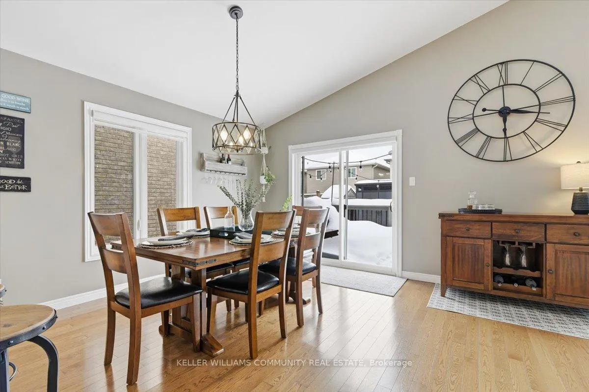 Photo 22 of 210 Chandler Crescent, Peterborough, Monaghan Ward 2 — HOMEH