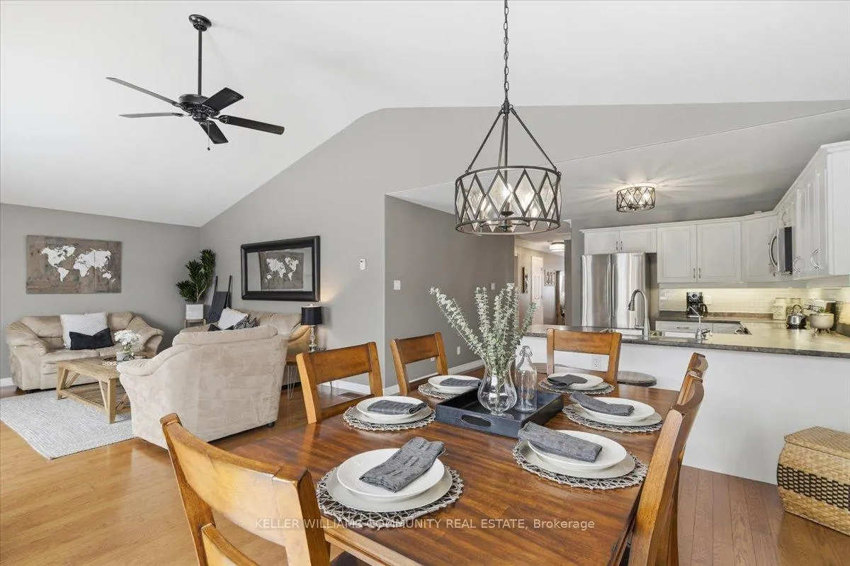 Photo 23 of 210 Chandler Crescent, Peterborough, Monaghan Ward 2 — HOMEH