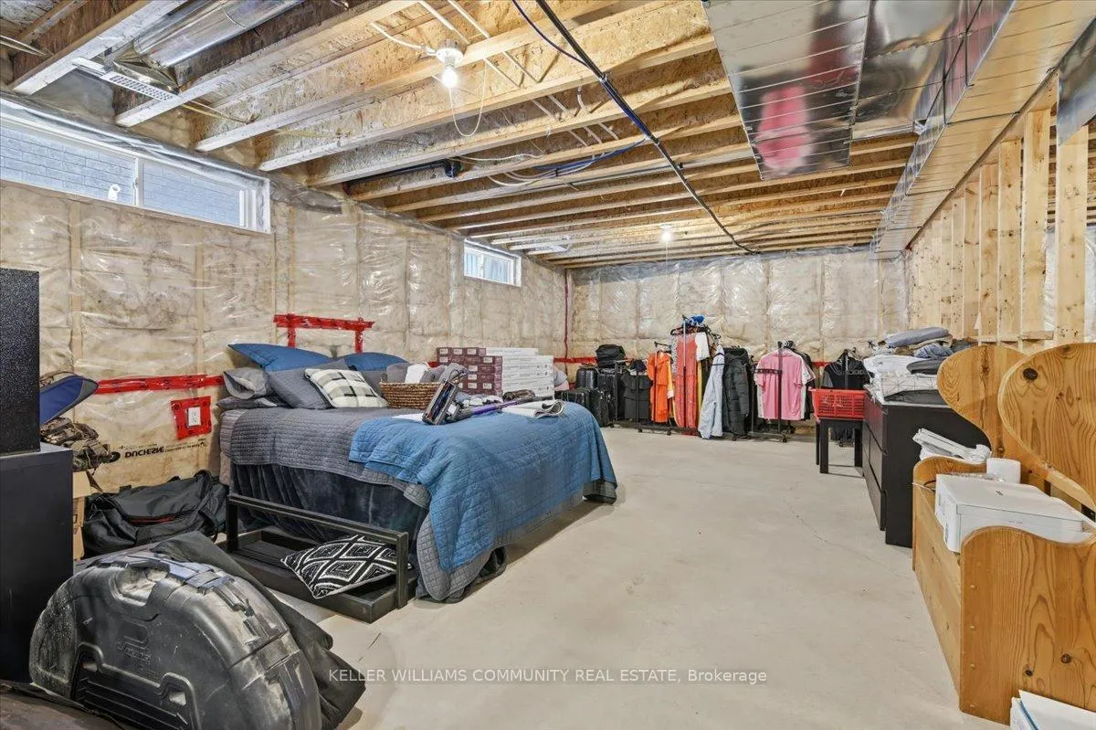 Photo 33 of 210 Chandler Crescent, Peterborough, Monaghan Ward 2 — HOMEH