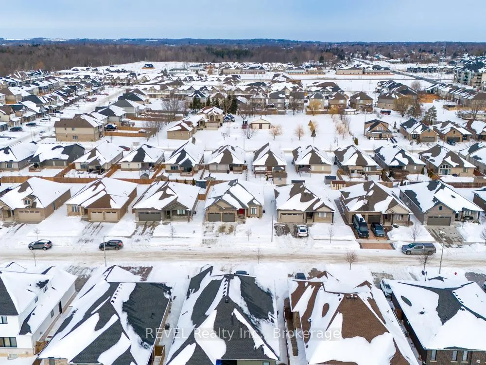 Photo 38 of 94 Julia Drive, Welland, Coyle Creek — HOMEH