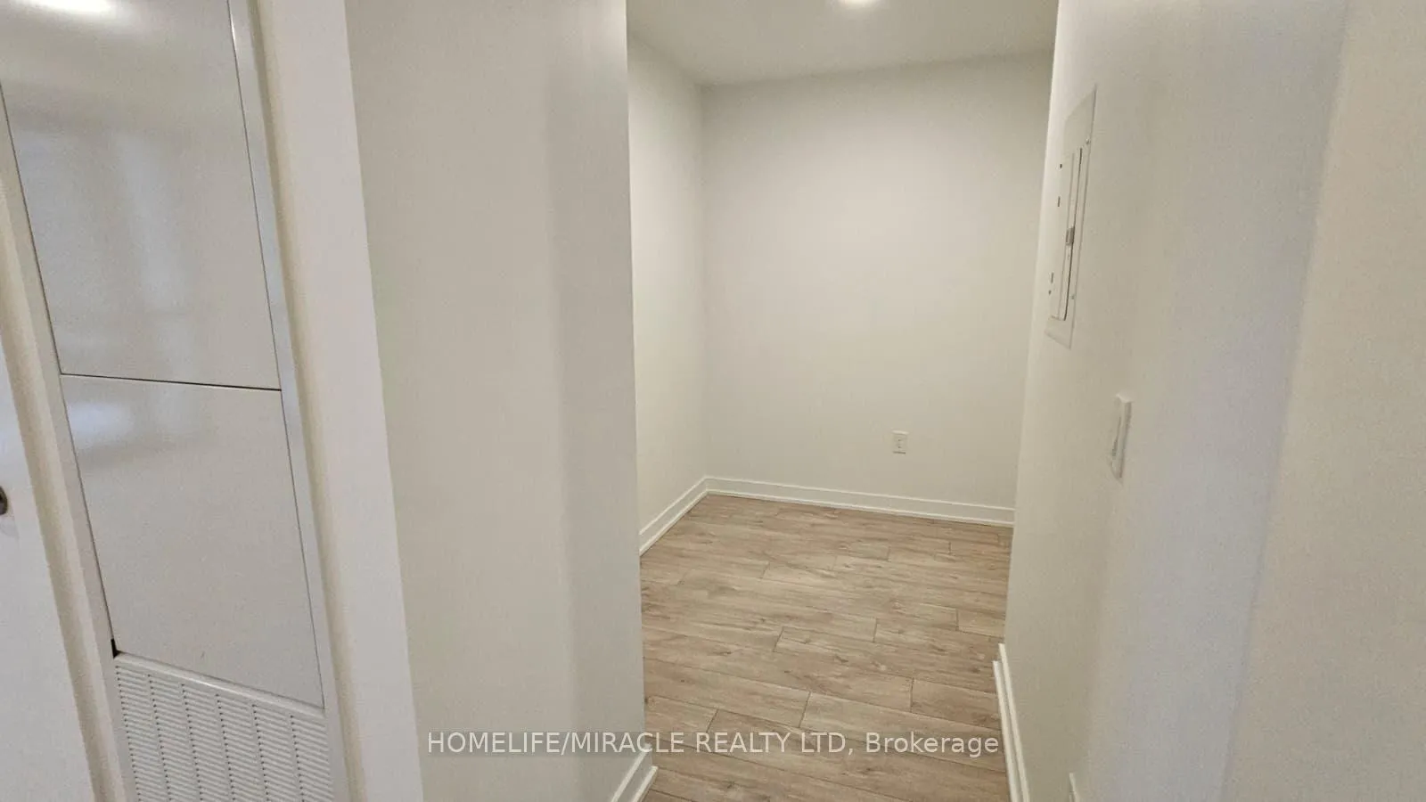 Photo 5 of Unit 409, 750 Whitlock Avenue, Milton, Cobban — HOMEH
