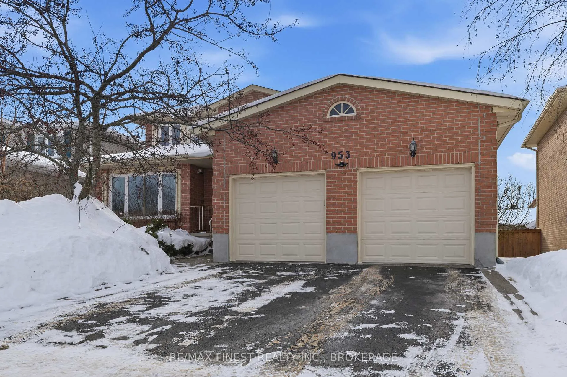 Photo 2 of 953 Lancaster Drive, Kingston, North of Taylor-Kidd Blvd — HOMEH