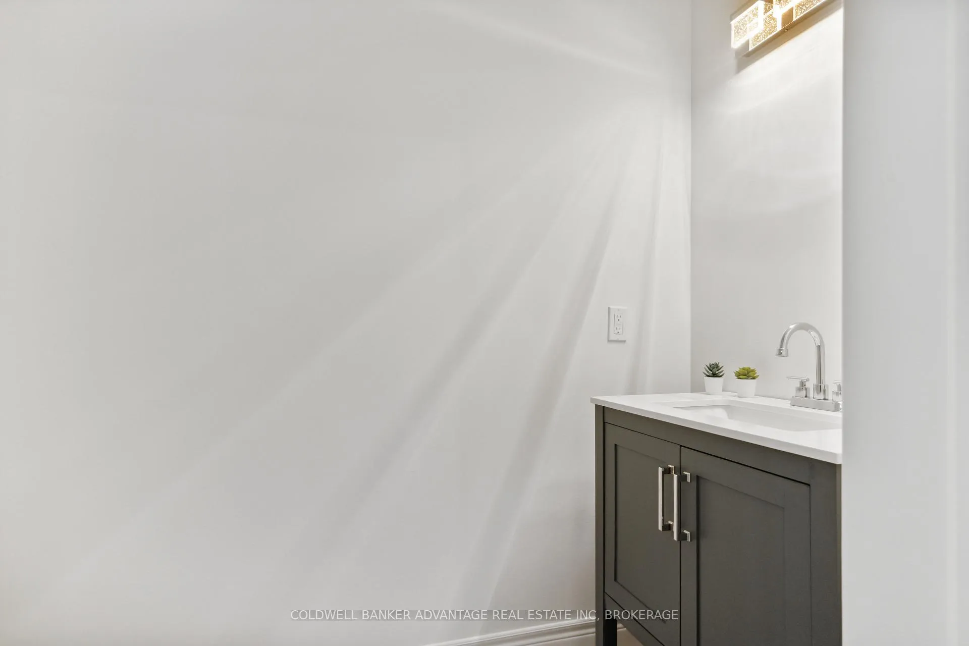 Photo 10 of 40 McMaster Avenue, Welland, Welland Downtown — HOMEH