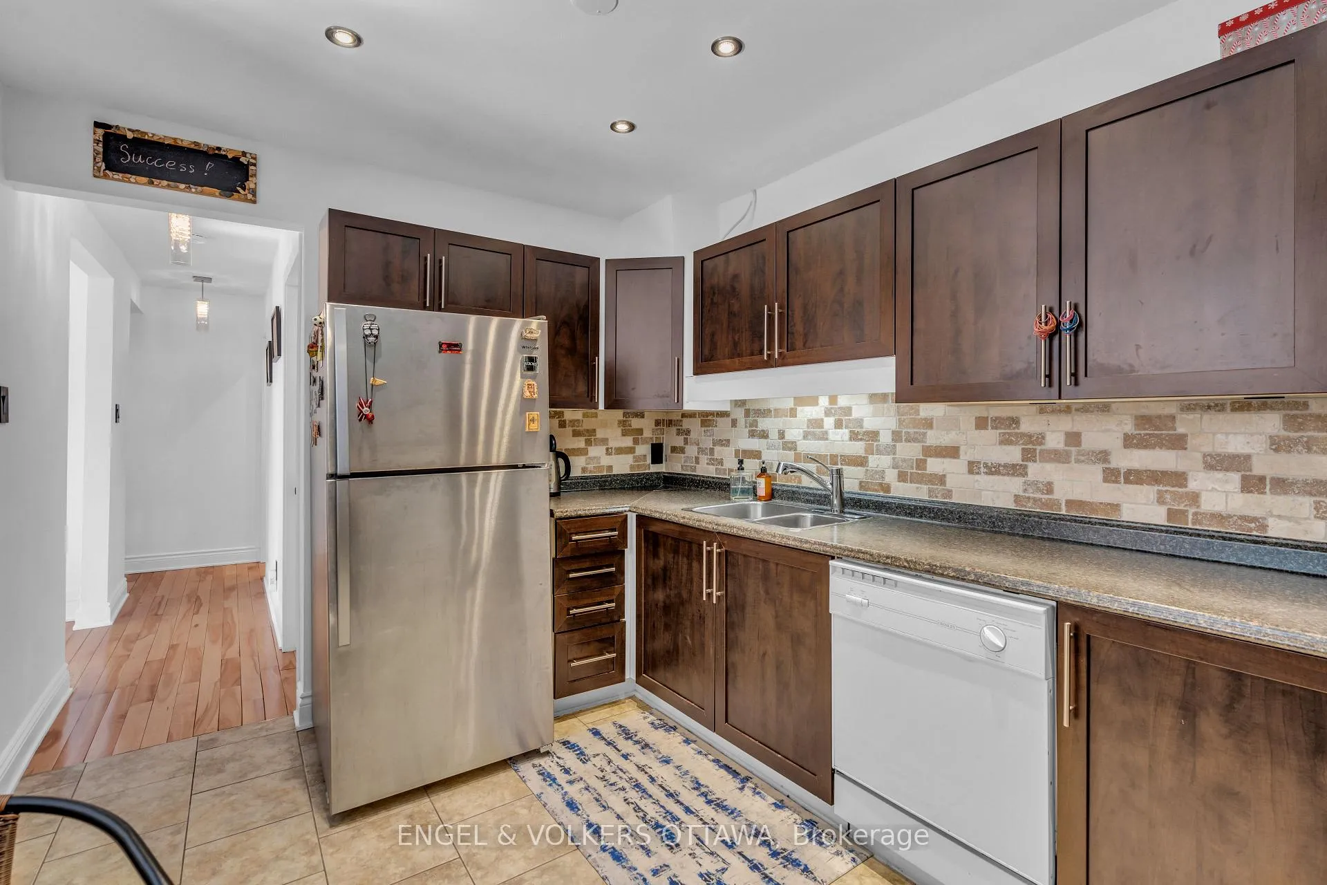 Photo 11 of Unit 7, 5 Timberview Way, Ottawa, Westcliffe Estates — HOMEH