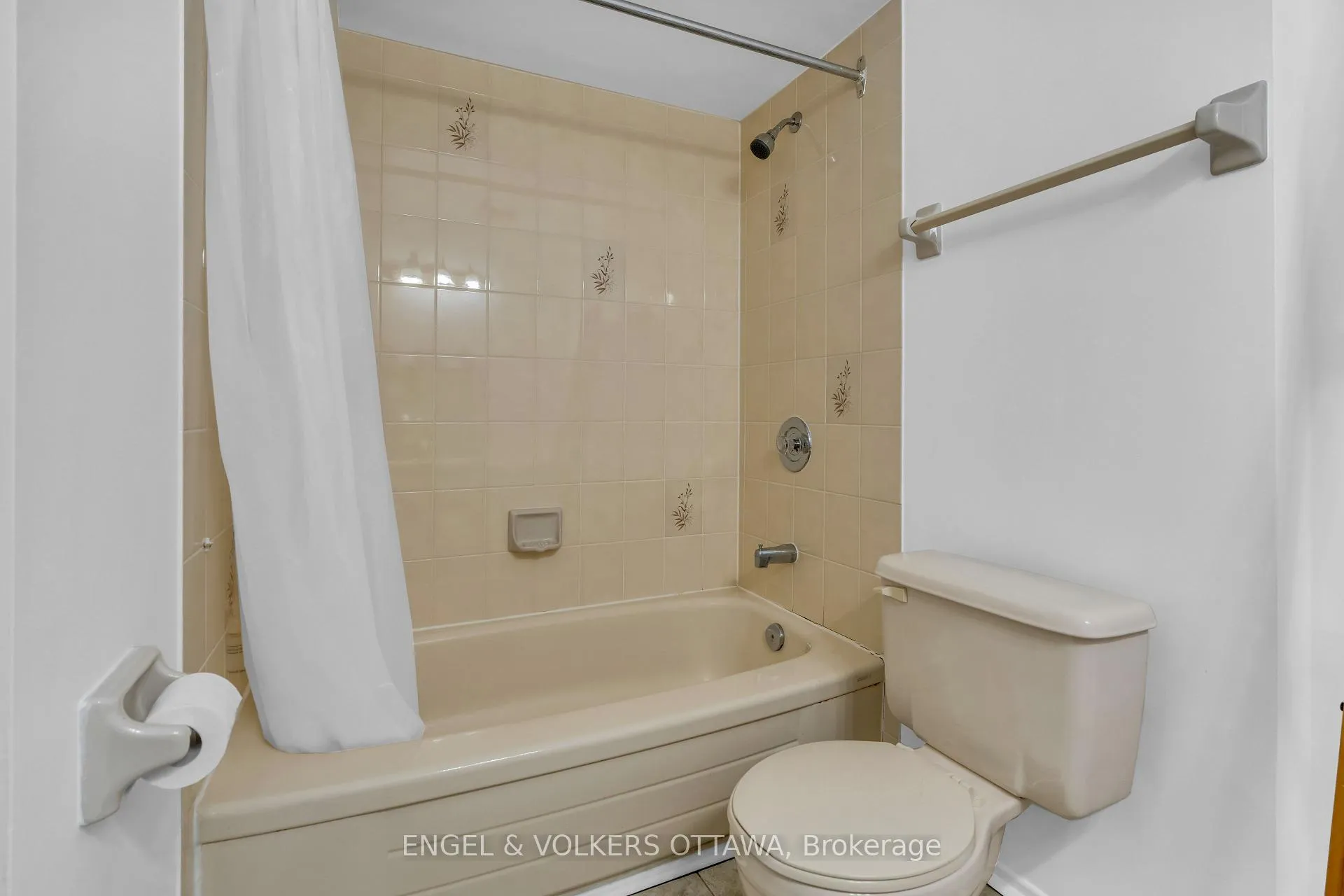 Photo 21 of Unit 7, 5 Timberview Way, Ottawa, Westcliffe Estates — HOMEH
