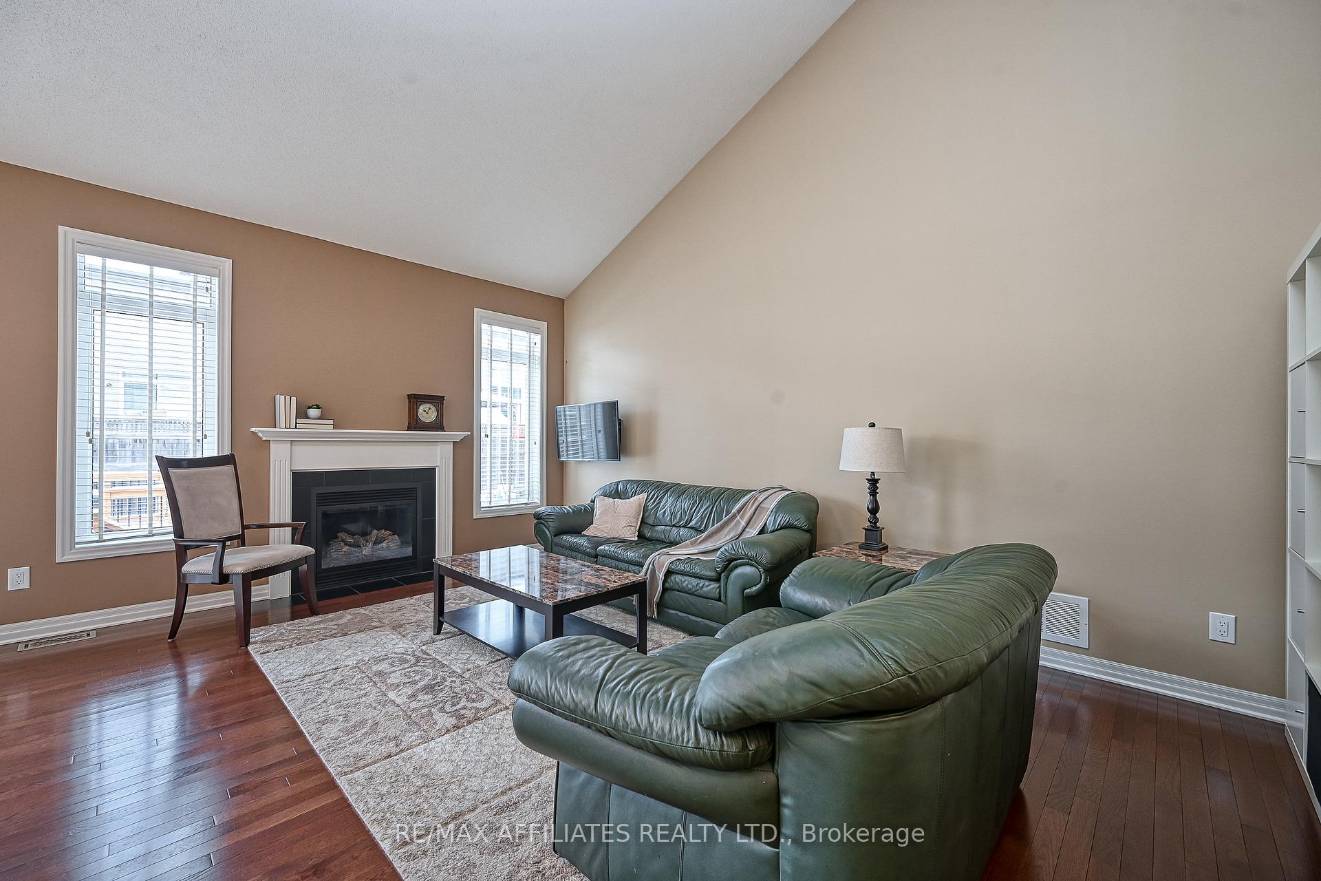 Photo 6 of 951 Rotary Way, Ottawa, Leitrim — HOMEH