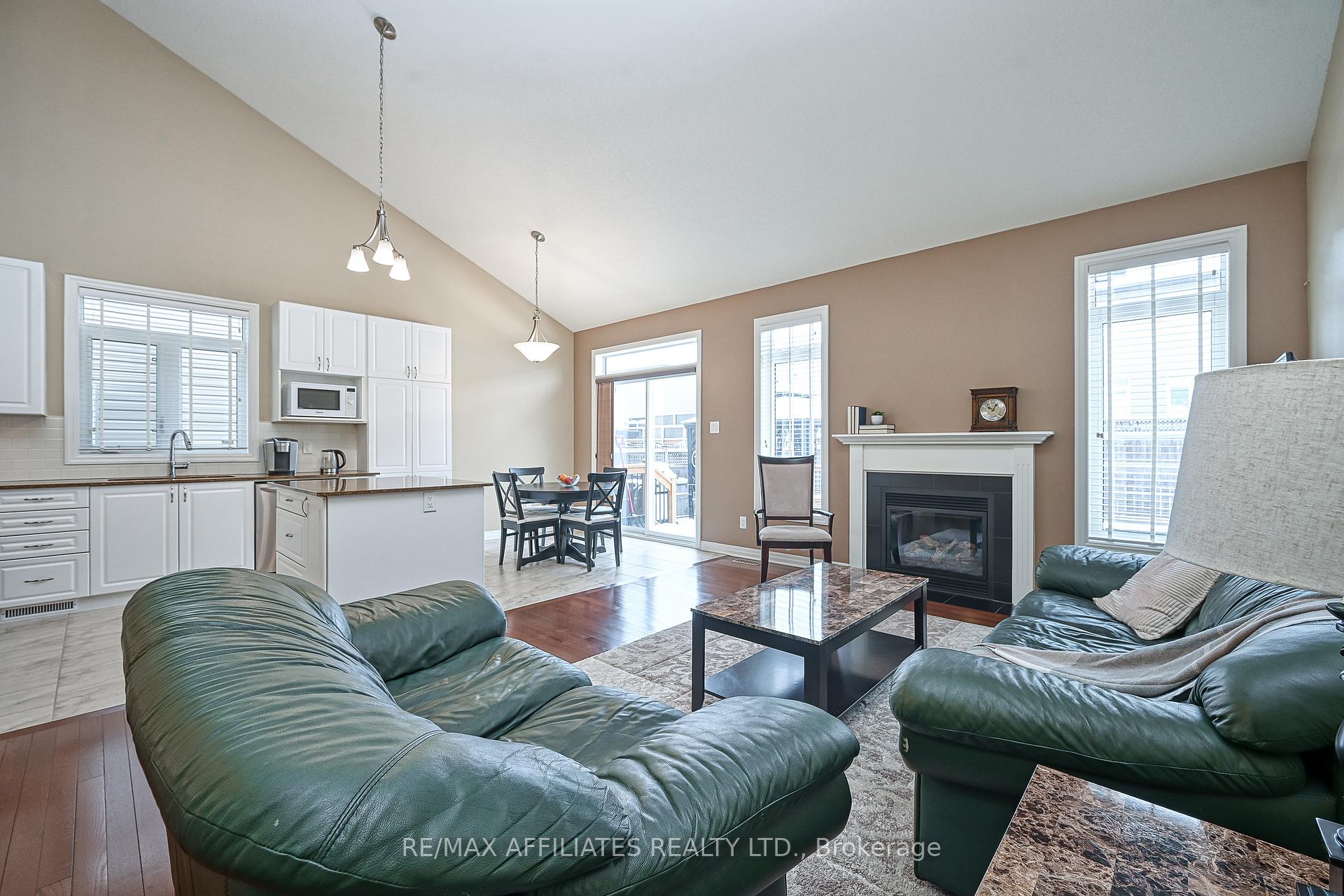 Photo 7 of 951 Rotary Way, Ottawa, Leitrim — HOMEH