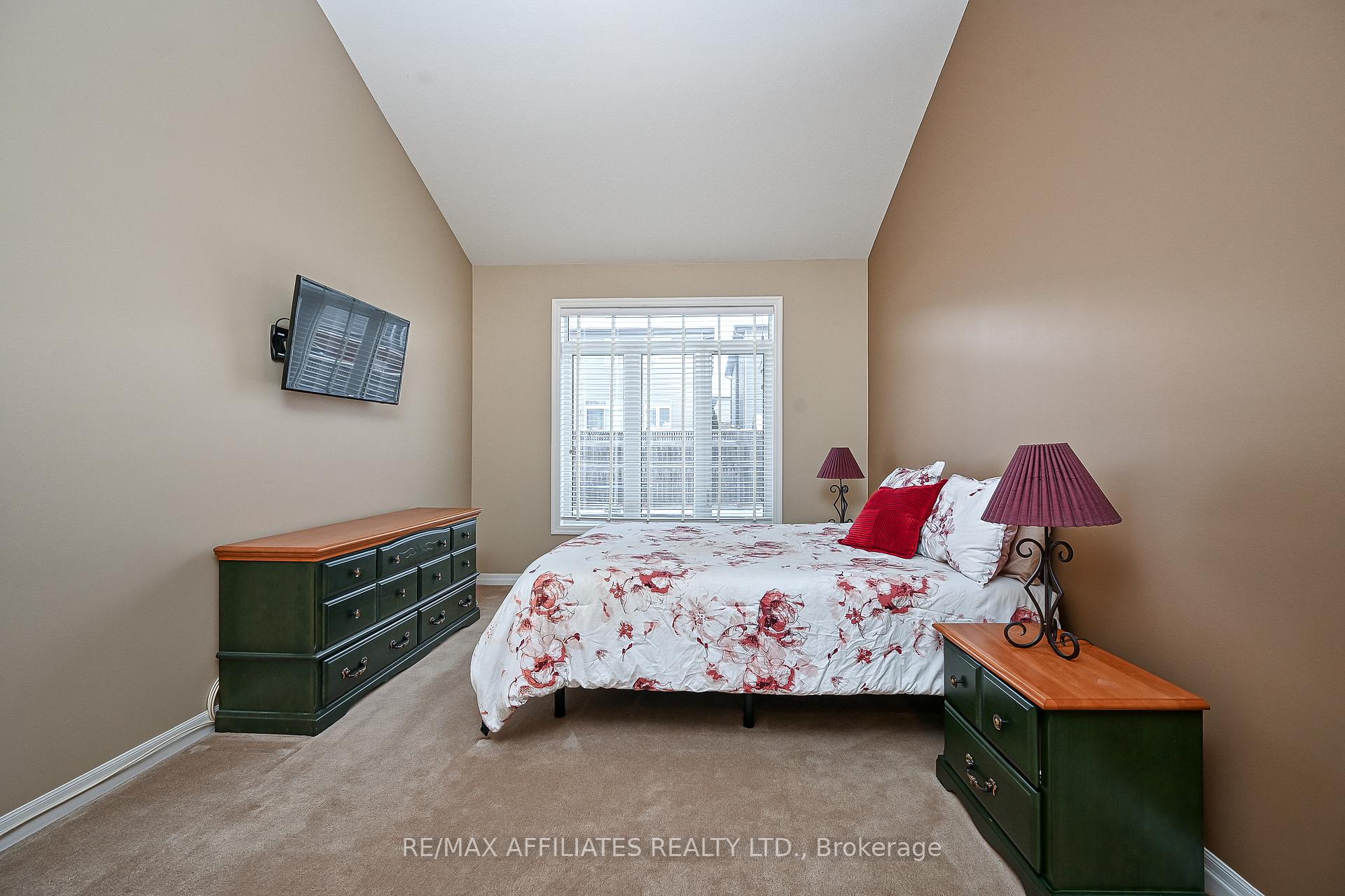 Photo 20 of 951 Rotary Way, Ottawa, Leitrim — HOMEH