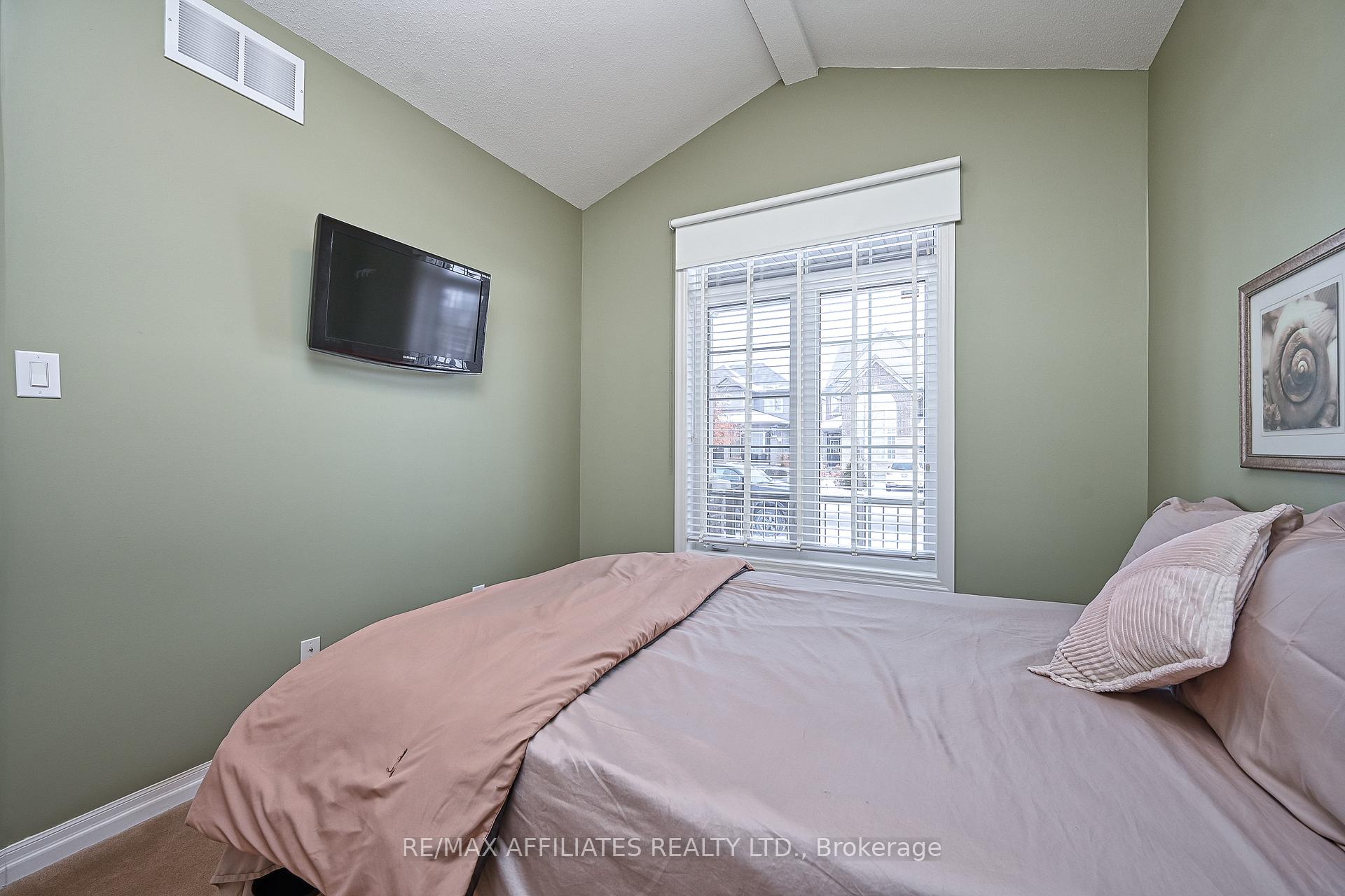 Photo 23 of 951 Rotary Way, Ottawa, Leitrim — HOMEH