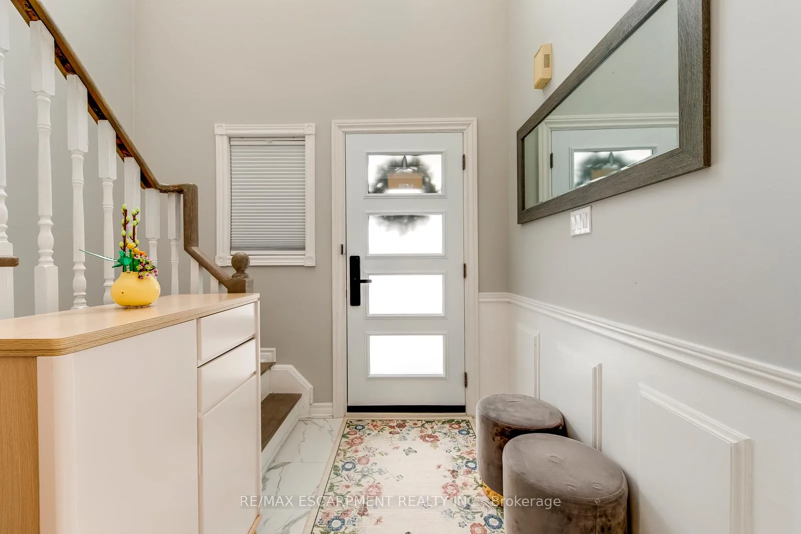 Photo 3 of 80 Beaverbrook Crescent, Vaughan, Rural Vaughan — HOMEH
