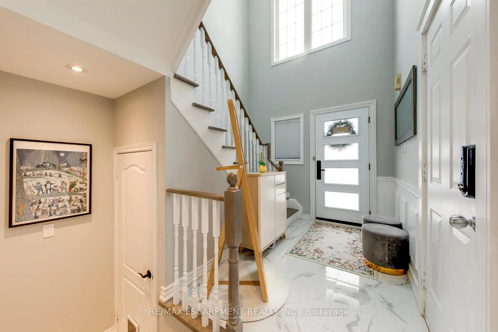 Photo 4 of 80 Beaverbrook Crescent, Vaughan, Rural Vaughan — HOMEH