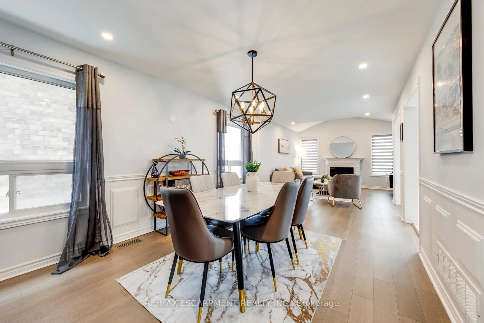 Photo 6 of 80 Beaverbrook Crescent, Vaughan, Rural Vaughan — HOMEH