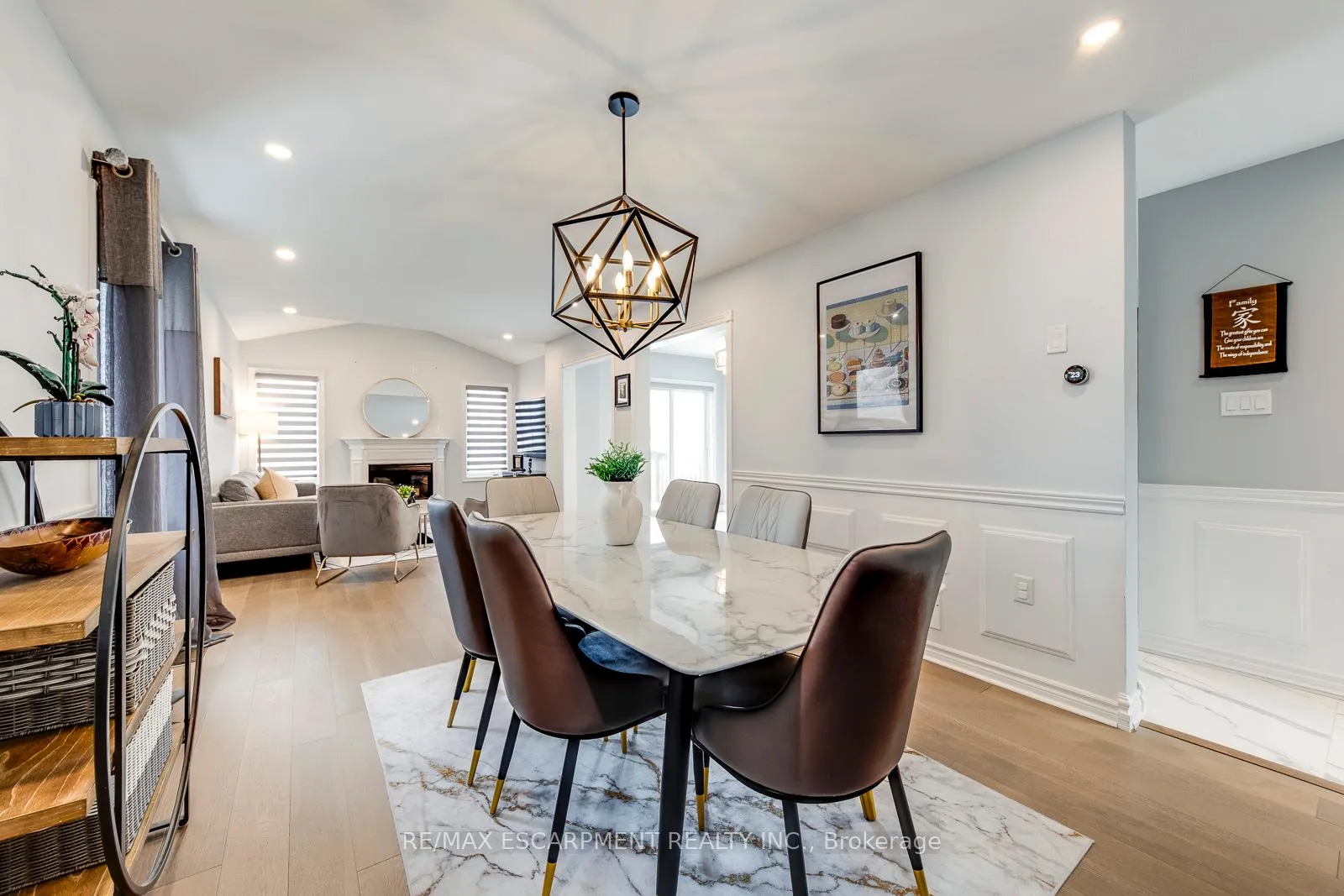 Photo 7 of 80 Beaverbrook Crescent, Vaughan, Rural Vaughan — HOMEH
