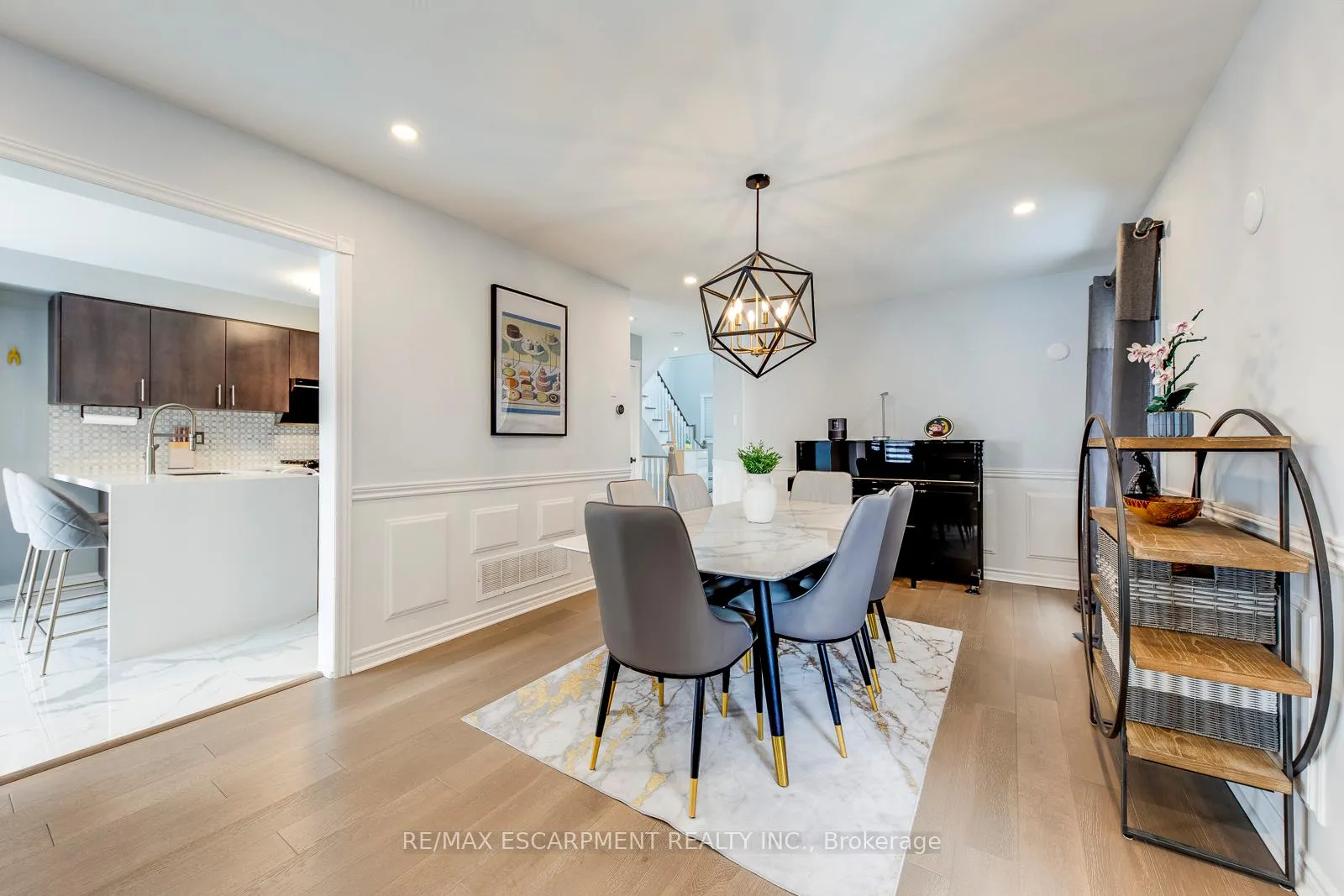 Photo 10 of 80 Beaverbrook Crescent, Vaughan, Rural Vaughan — HOMEH