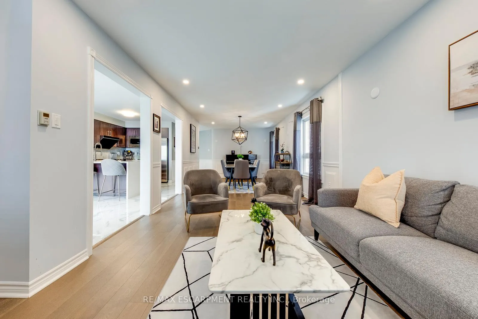 Photo 14 of 80 Beaverbrook Crescent, Vaughan, Rural Vaughan — HOMEH