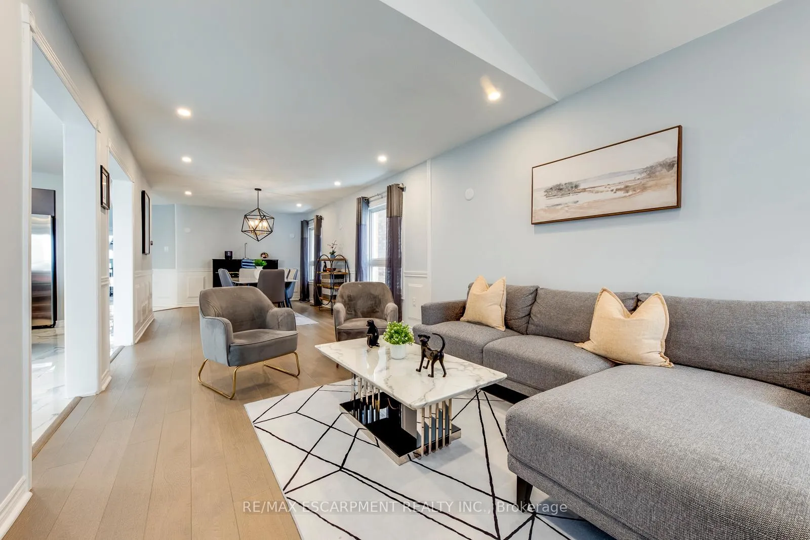 Photo 15 of 80 Beaverbrook Crescent, Vaughan, Rural Vaughan — HOMEH