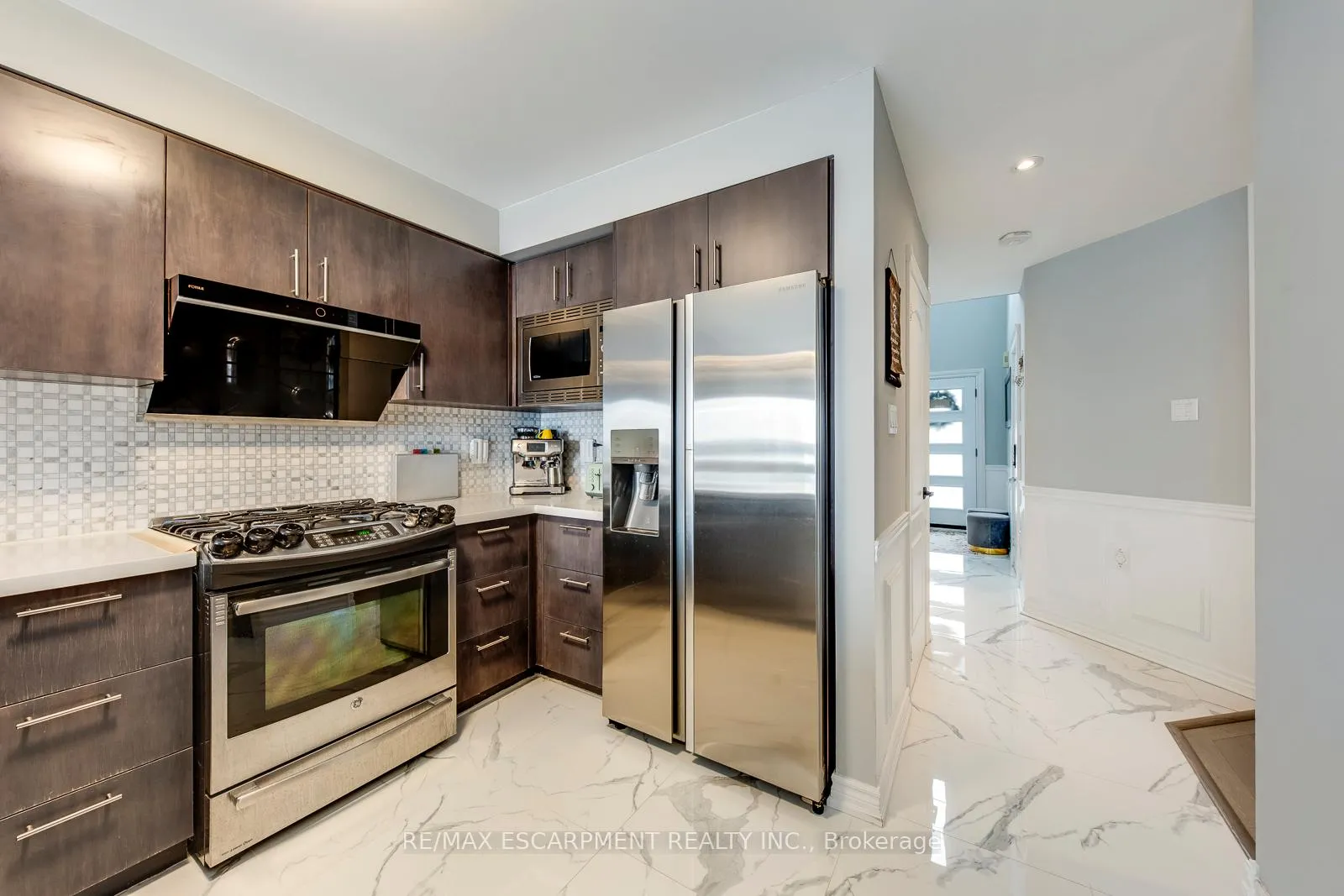 Photo 18 of 80 Beaverbrook Crescent, Vaughan, Rural Vaughan — HOMEH
