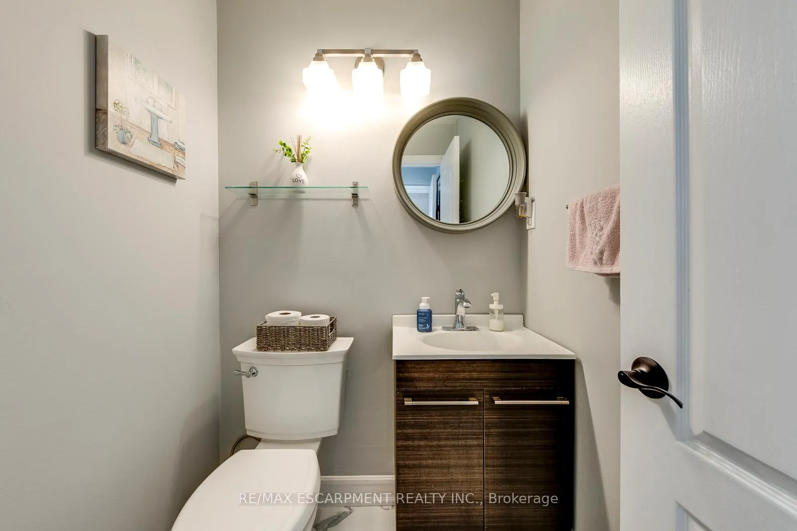 Photo 26 of 80 Beaverbrook Crescent, Vaughan, Rural Vaughan — HOMEH