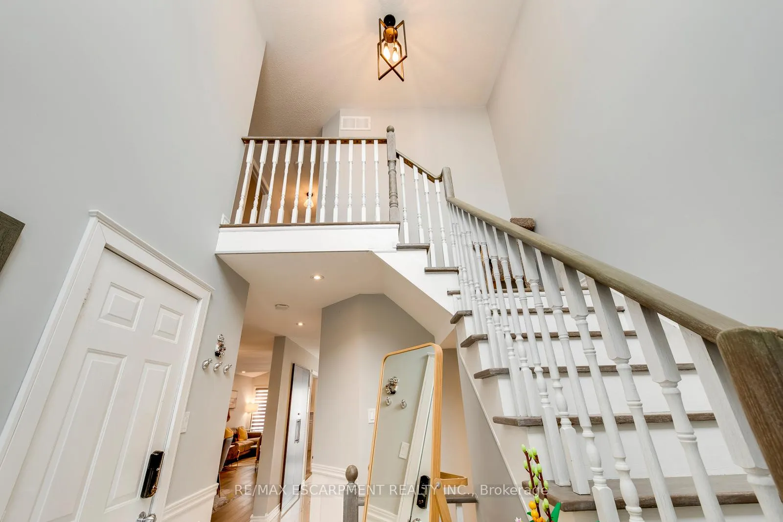 Photo 27 of 80 Beaverbrook Crescent, Vaughan, Rural Vaughan — HOMEH