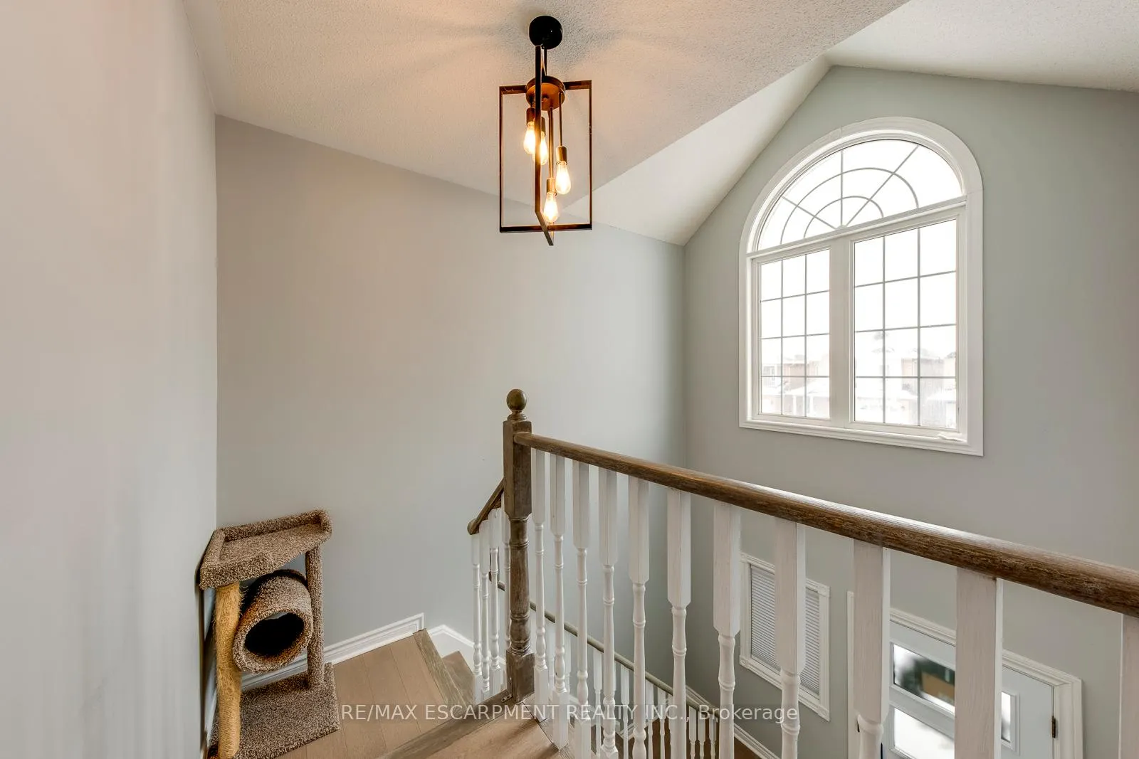 Photo 38 of 80 Beaverbrook Crescent, Vaughan, Rural Vaughan — HOMEH