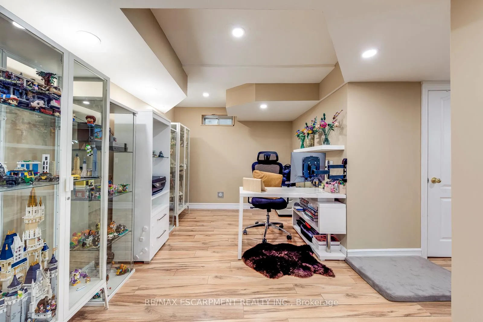 Photo 41 of 80 Beaverbrook Crescent, Vaughan, Rural Vaughan — HOMEH