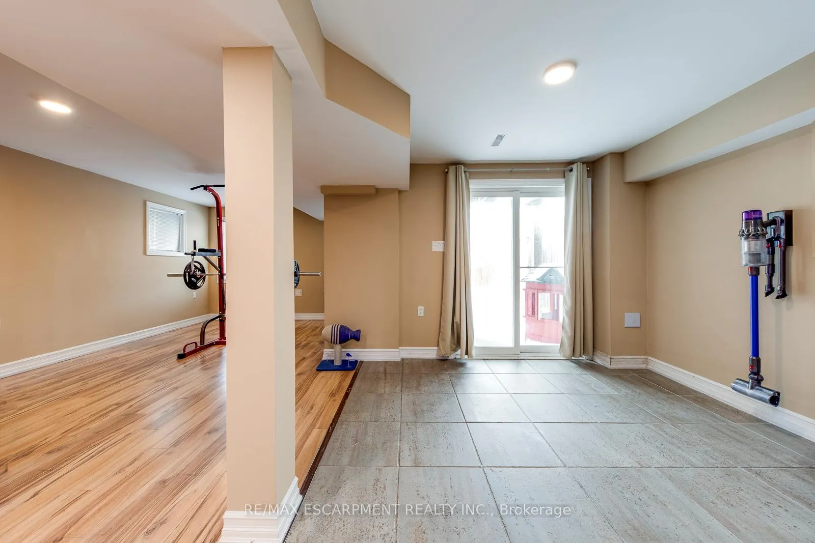 Photo 42 of 80 Beaverbrook Crescent, Vaughan, Rural Vaughan — HOMEH