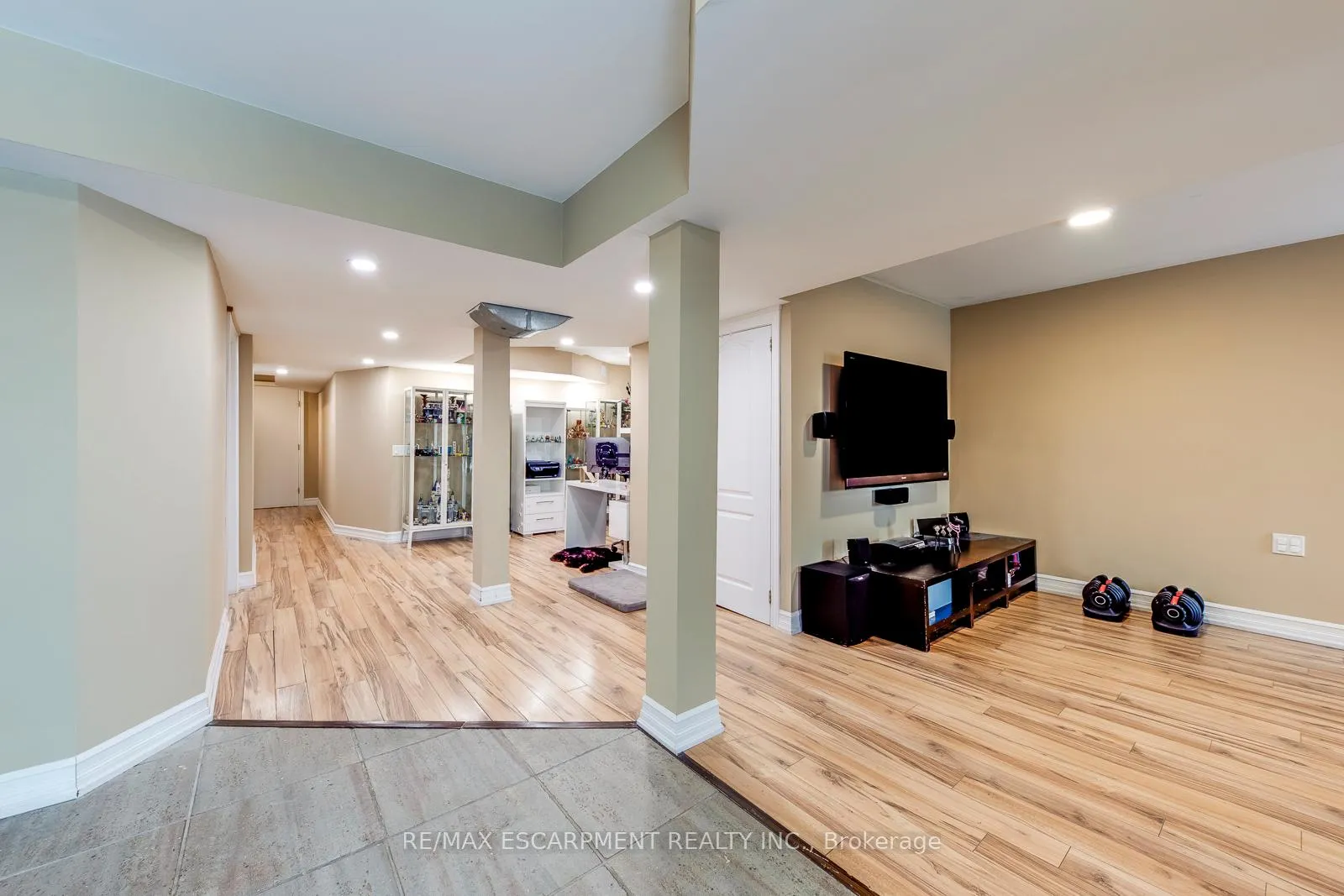 Photo 44 of 80 Beaverbrook Crescent, Vaughan, Rural Vaughan — HOMEH