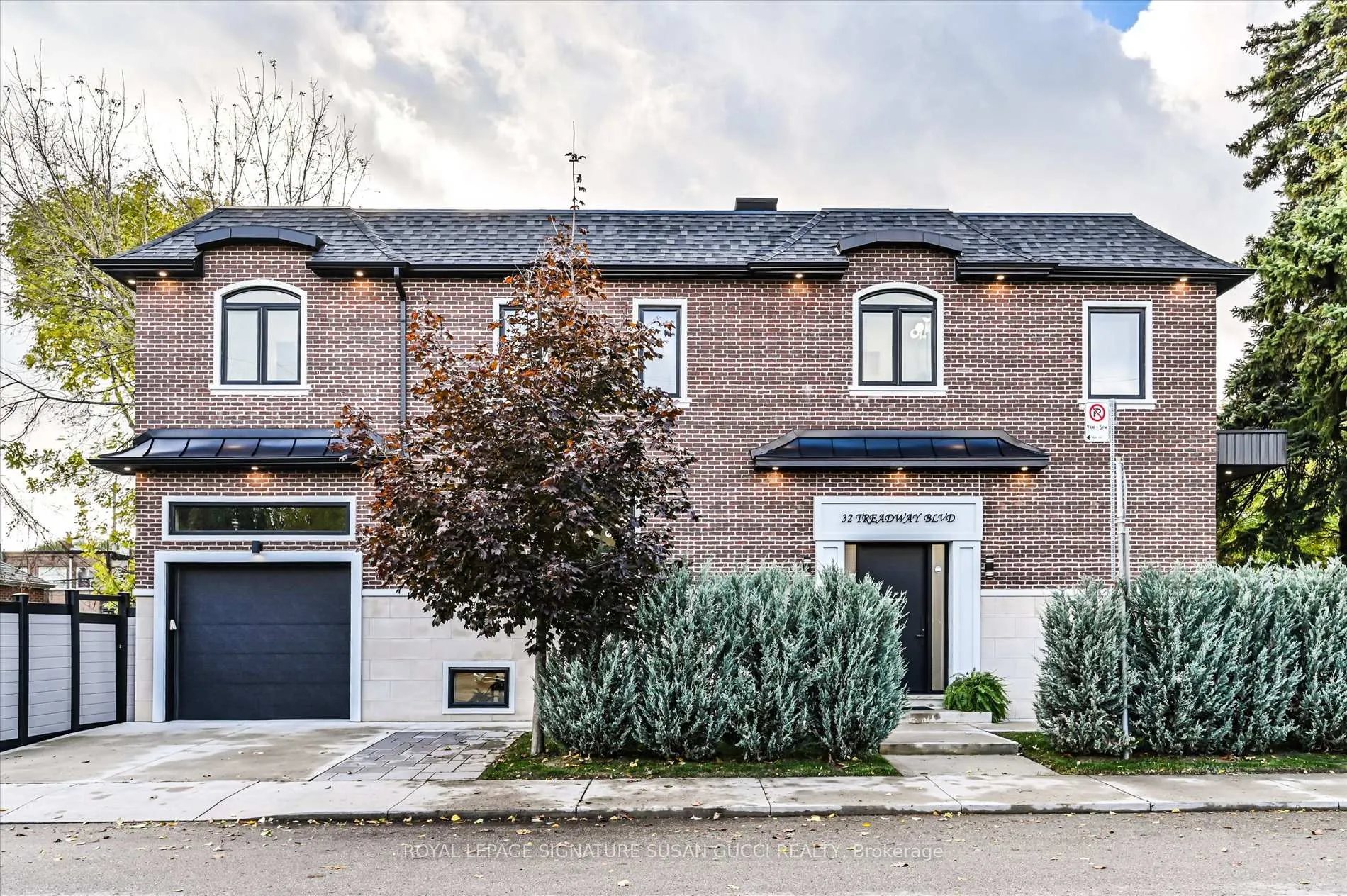 Photo 2 of 32 Treadway Boulevard, Toronto, East York — HOMEH