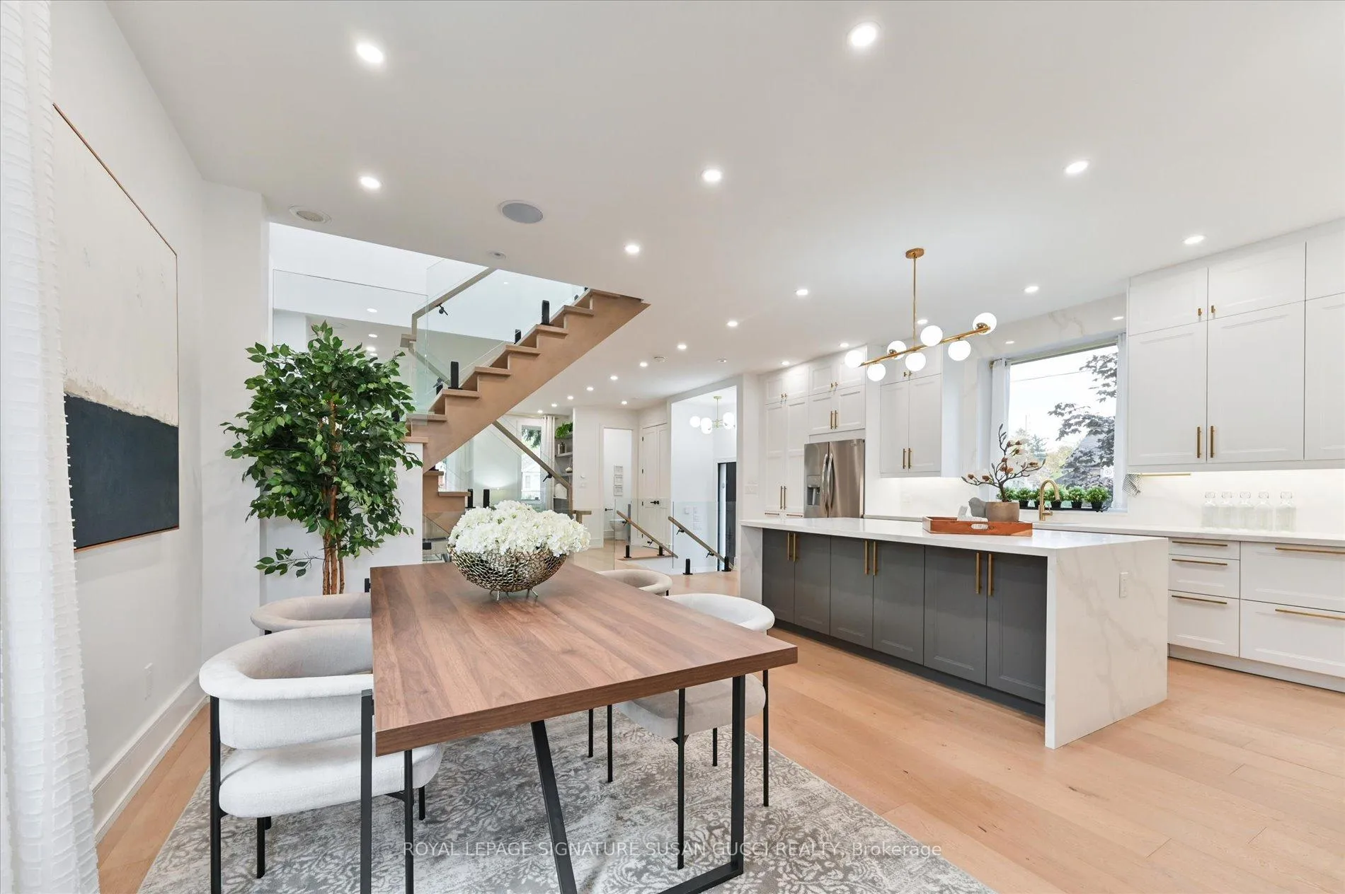 Photo 10 of 32 Treadway Boulevard, Toronto, East York — HOMEH