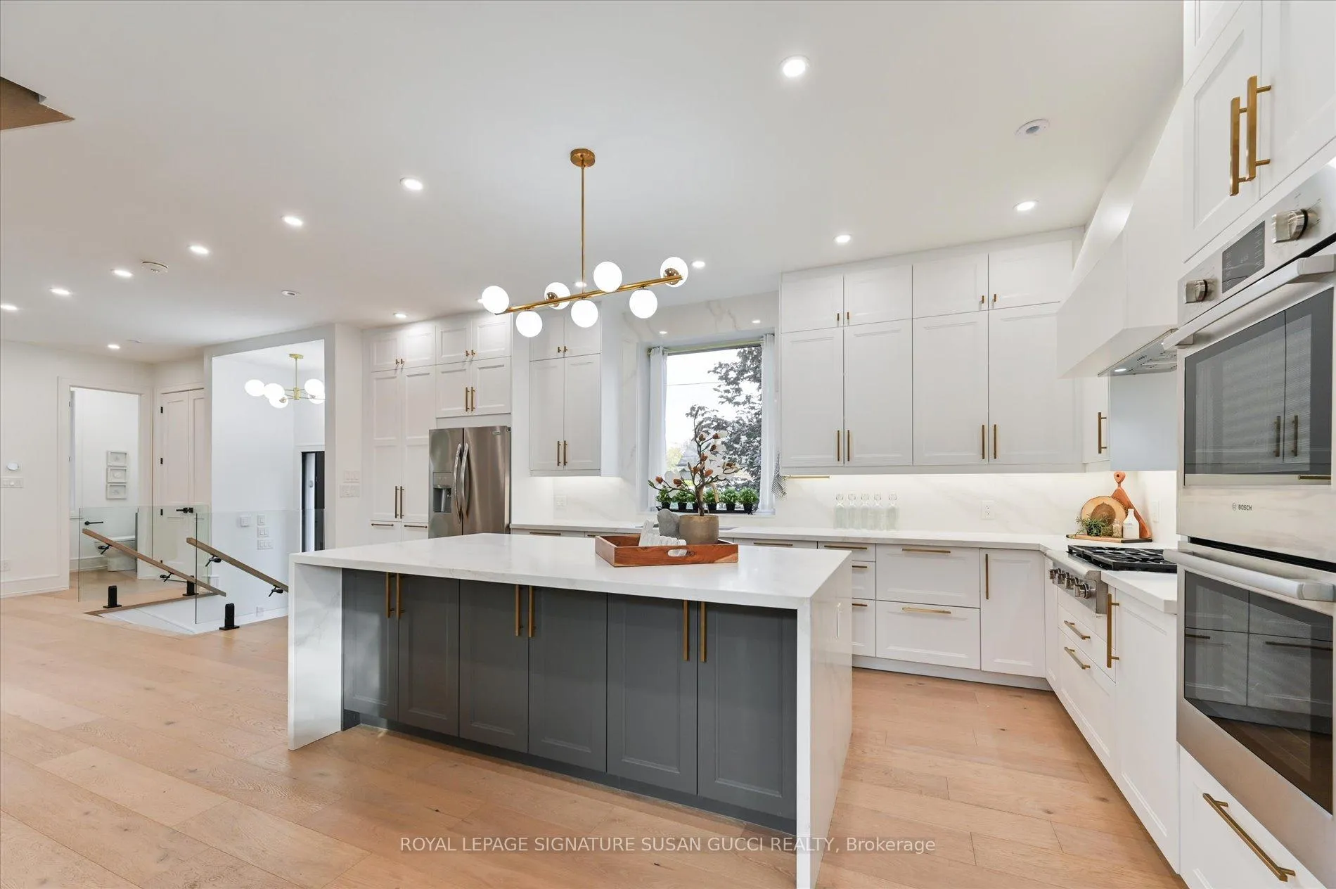 Photo 11 of 32 Treadway Boulevard, Toronto, East York — HOMEH