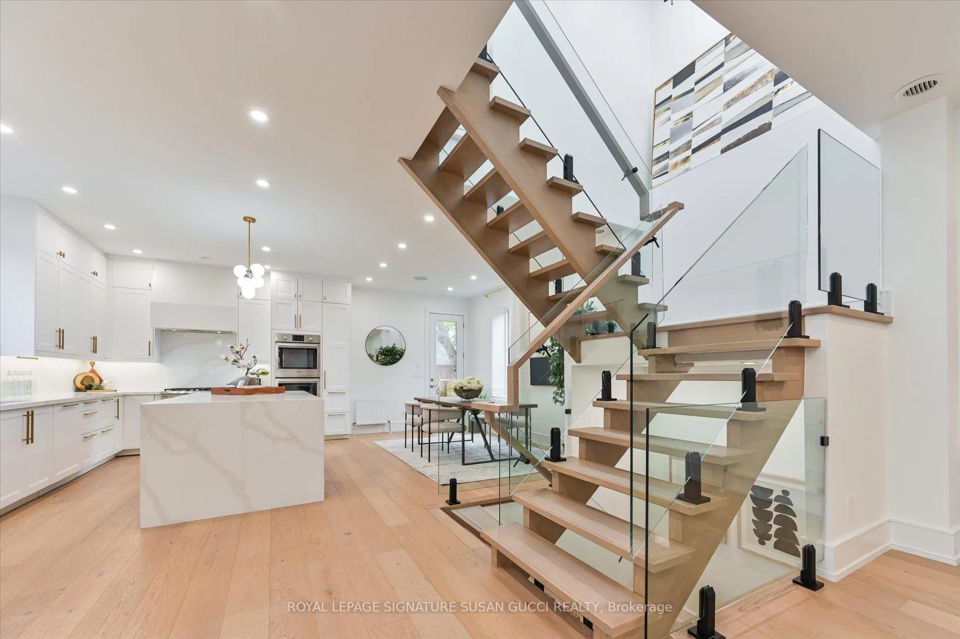 Photo 17 of 32 Treadway Boulevard, Toronto, East York — HOMEH