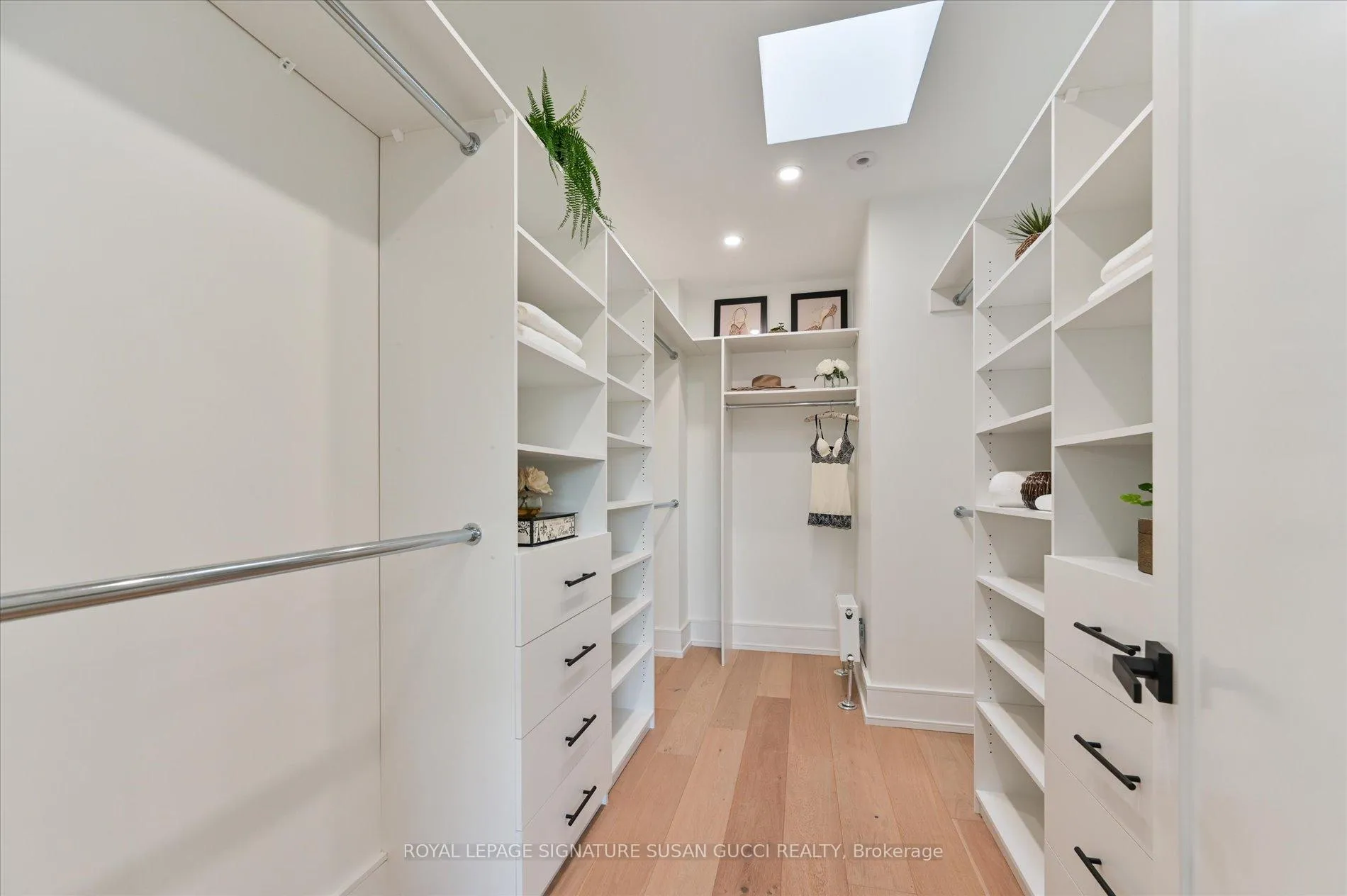 Photo 22 of 32 Treadway Boulevard, Toronto, East York — HOMEH