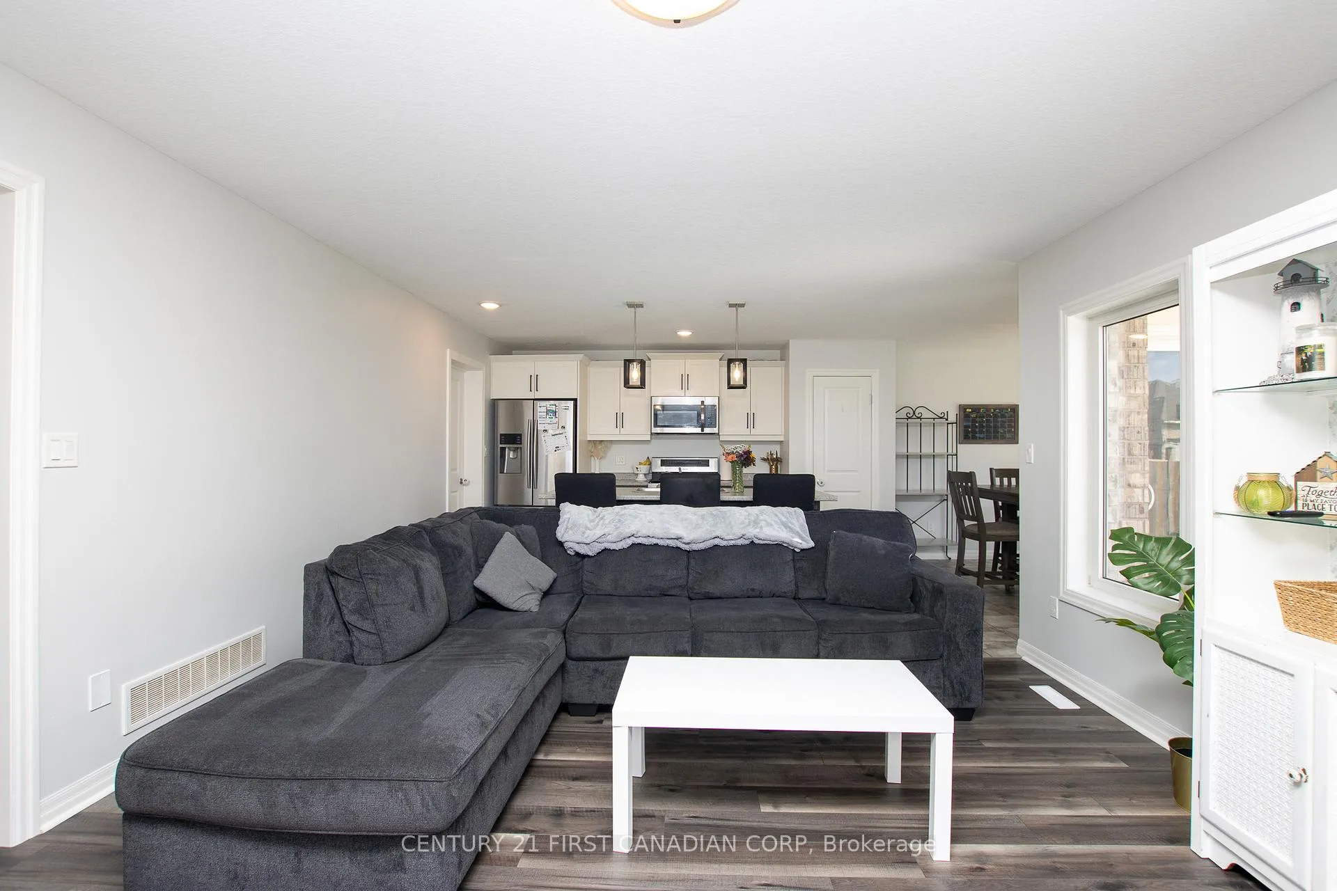 Photo 9 of 16 Arnold Street, Tillsonburg — HOMEH