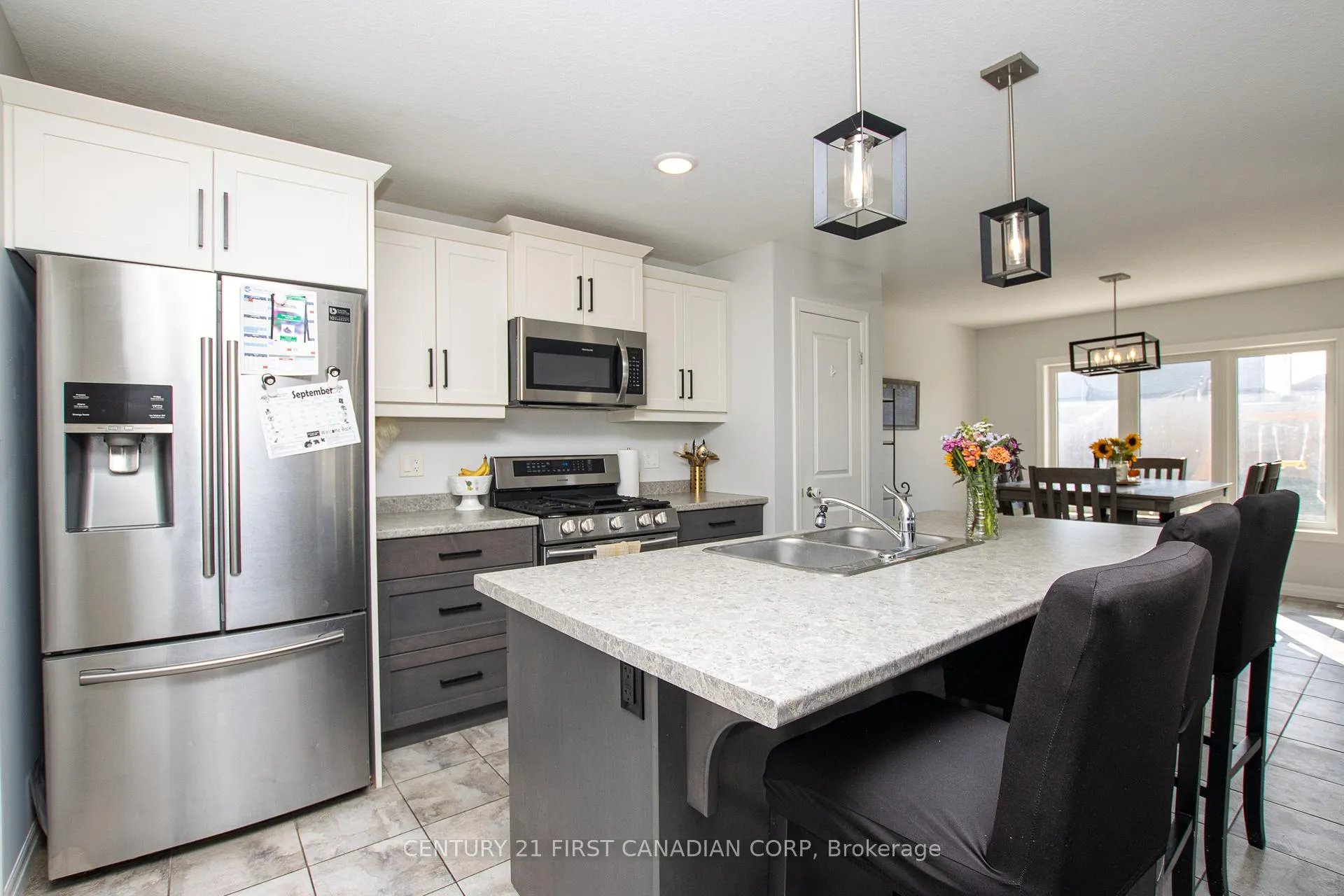 Photo 10 of 16 Arnold Street, Tillsonburg — HOMEH