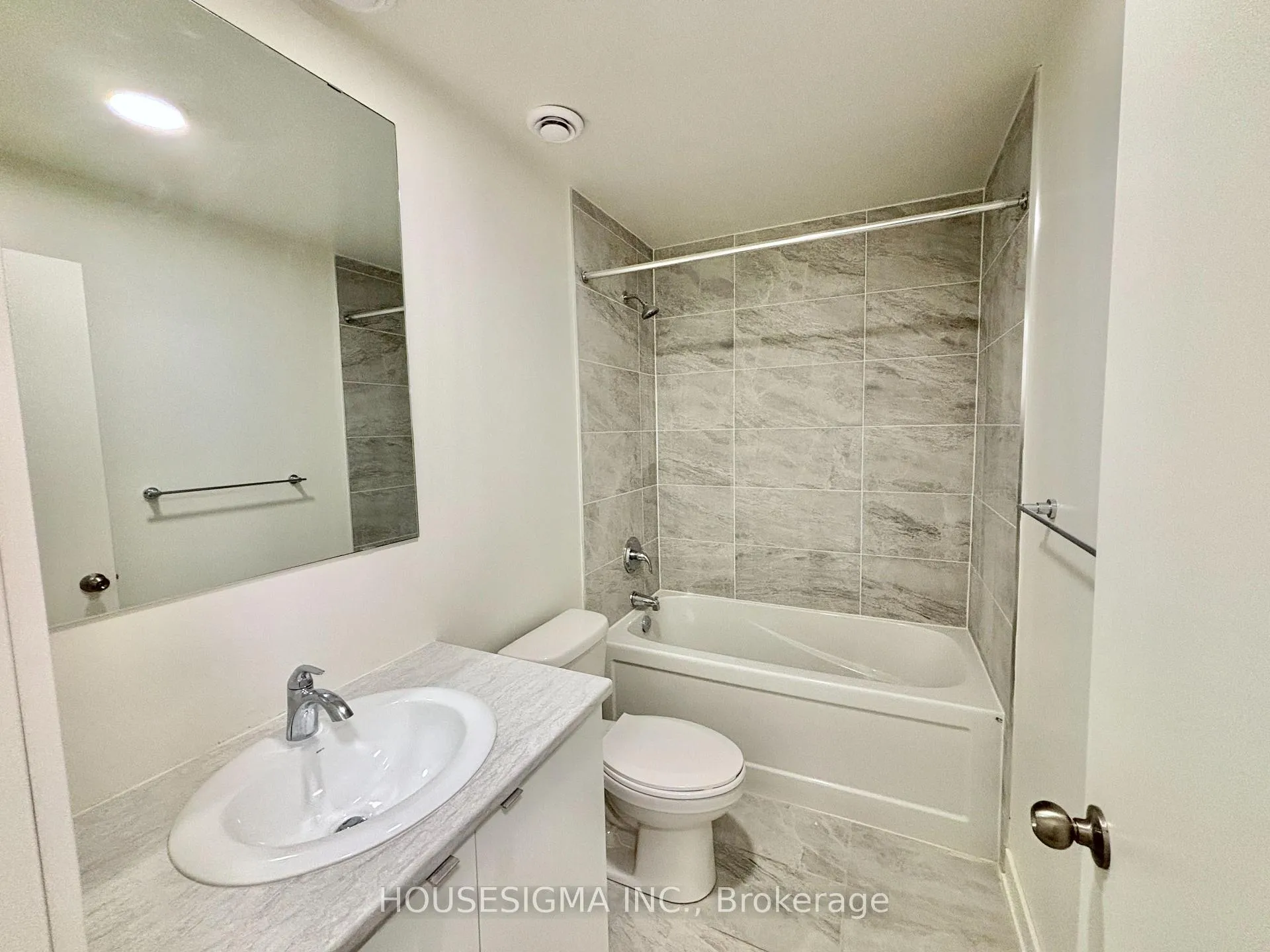 Photo 7 of Unit 103A, 16 Melbourne Avenue, St. Catharines, E. Chester — HOMEH
