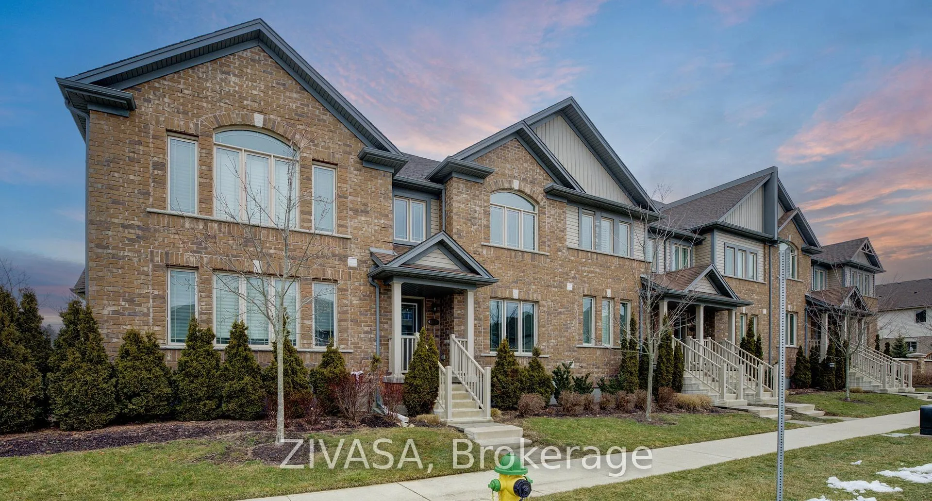 Photo 2 of Unit 32, 14 Amos Drive, Guelph, Kortright East — HOMEH