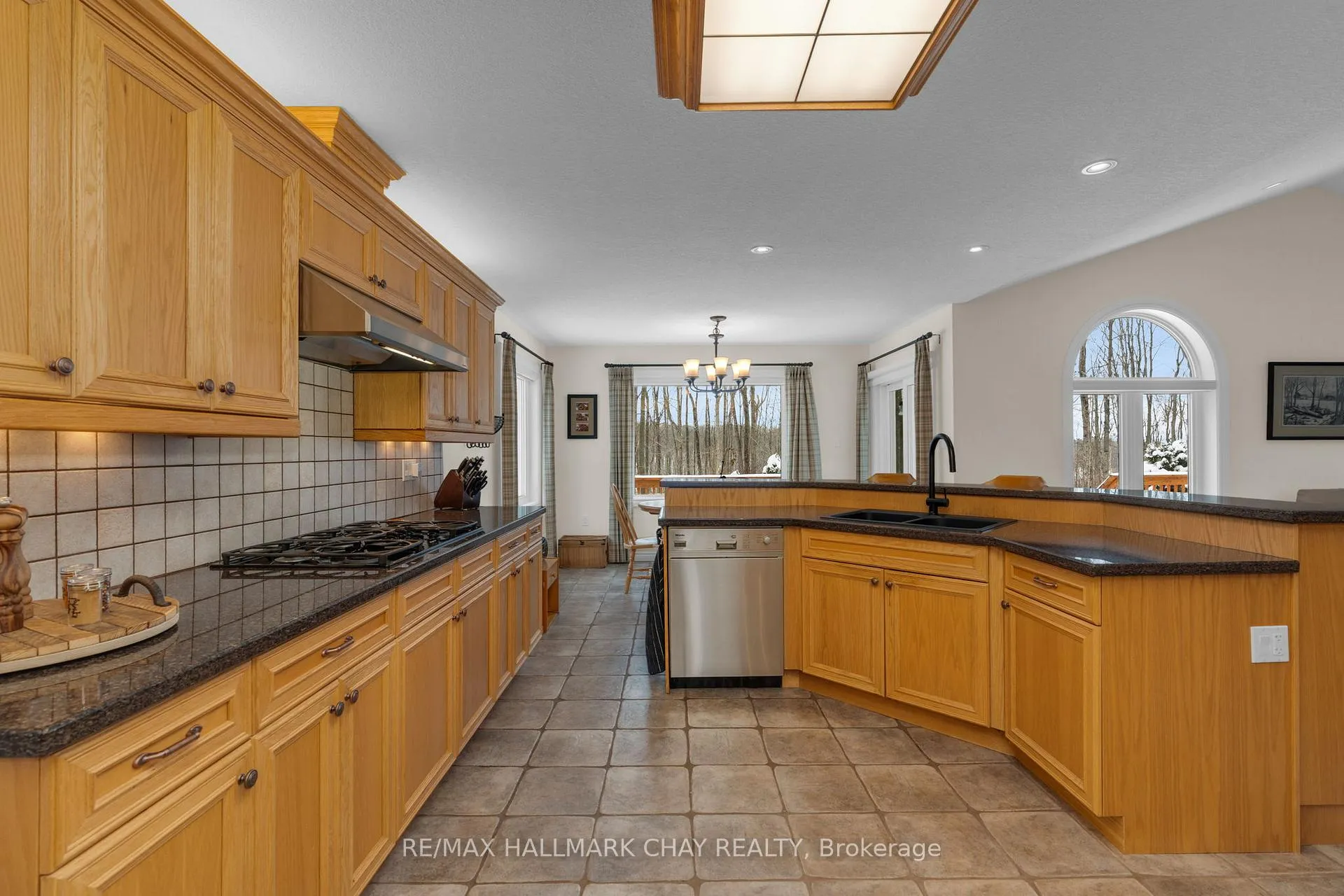 Photo 10 of 29 Maple Ridge Road, Oro-Medonte, Rural Oro-Medonte — HOMEH