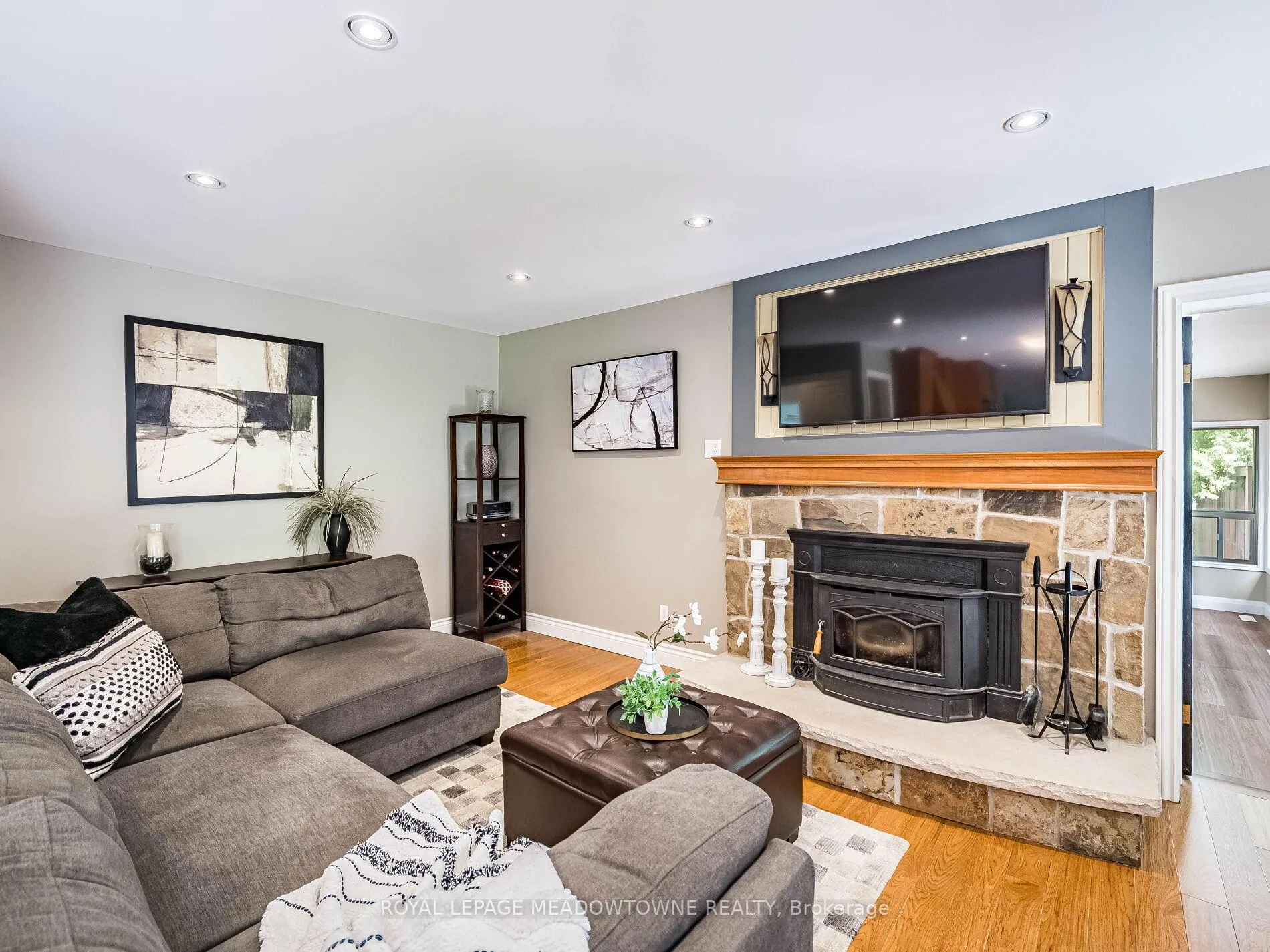 Photo 15 of 40 Hilltop Drive, Caledon, Caledon East — HOMEH