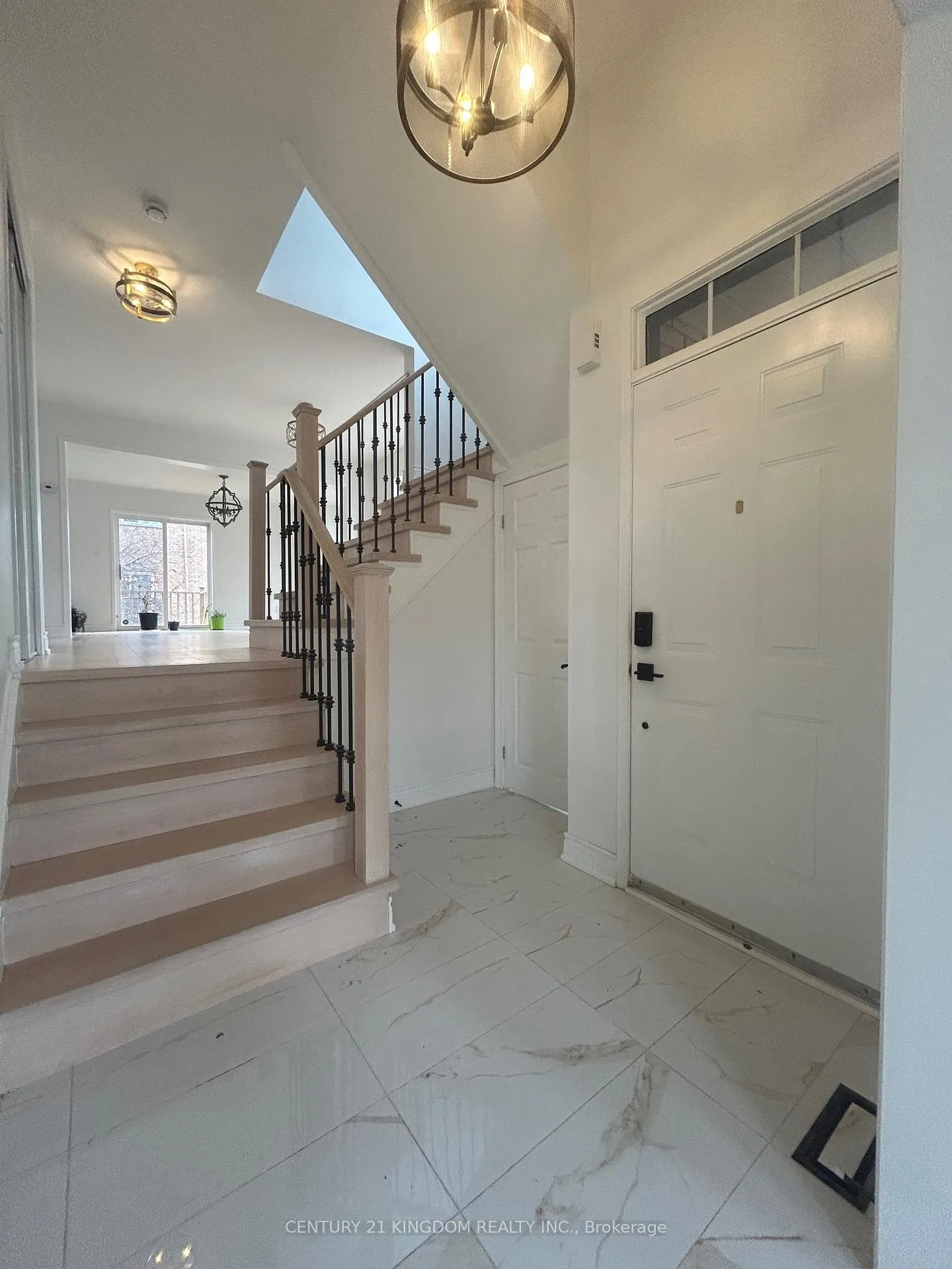 Photo 2 of 1 Seaton Park Road, Toronto, Flemingdon Park — HOMEH